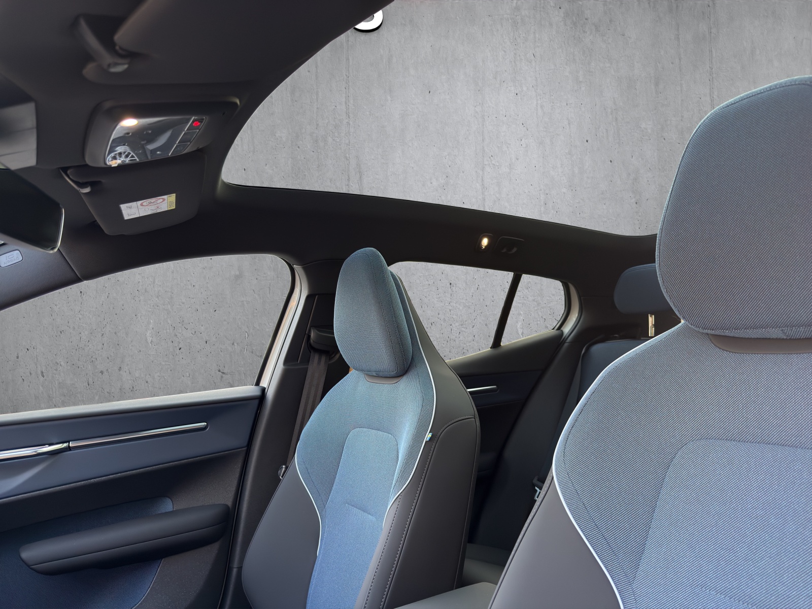 VOLVO EX30 Black Edition Ultra XCENTRIC P8 AWD-image-14