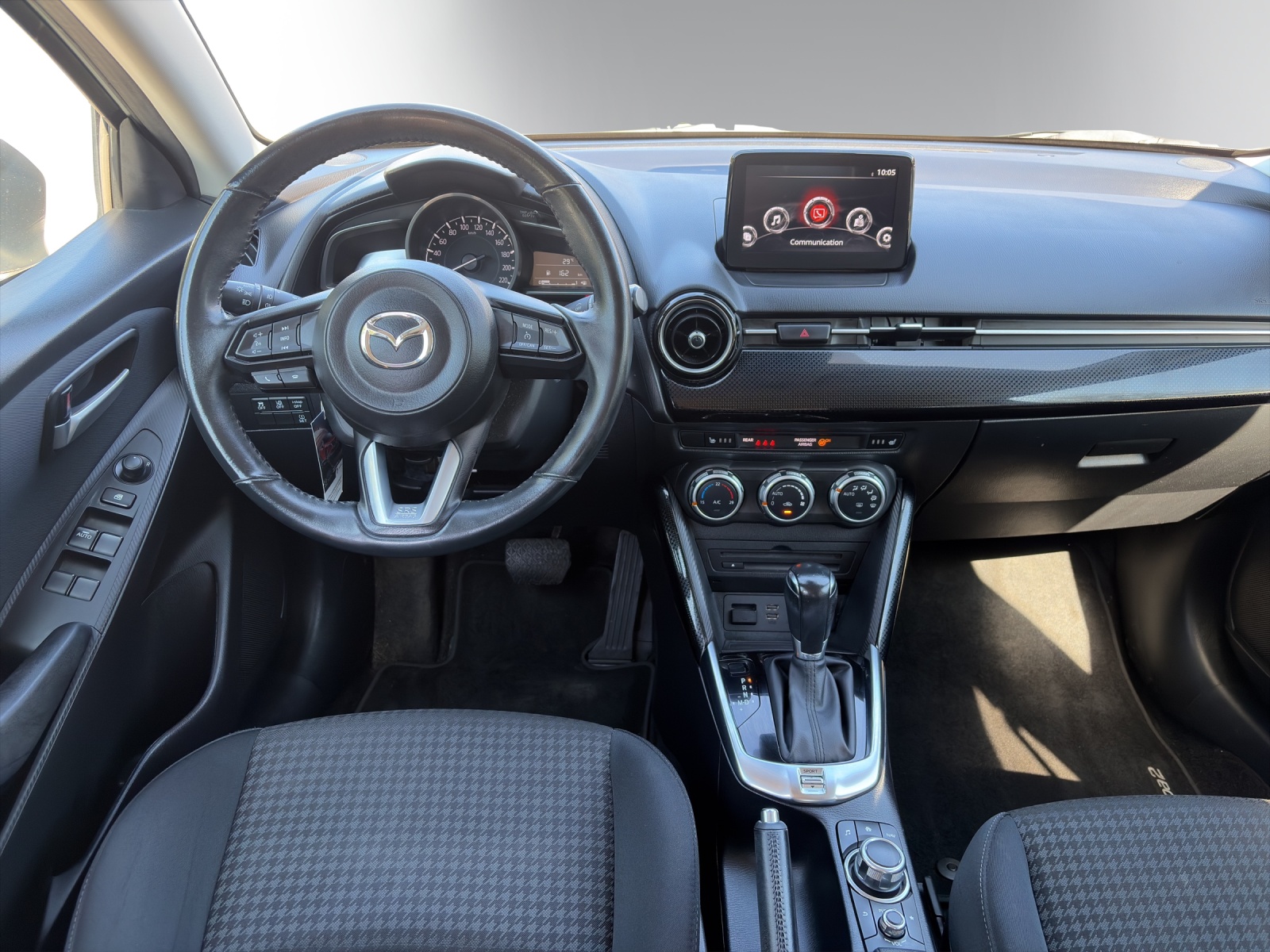 MAZDA 2 G 90 Ambition Plus-image-9