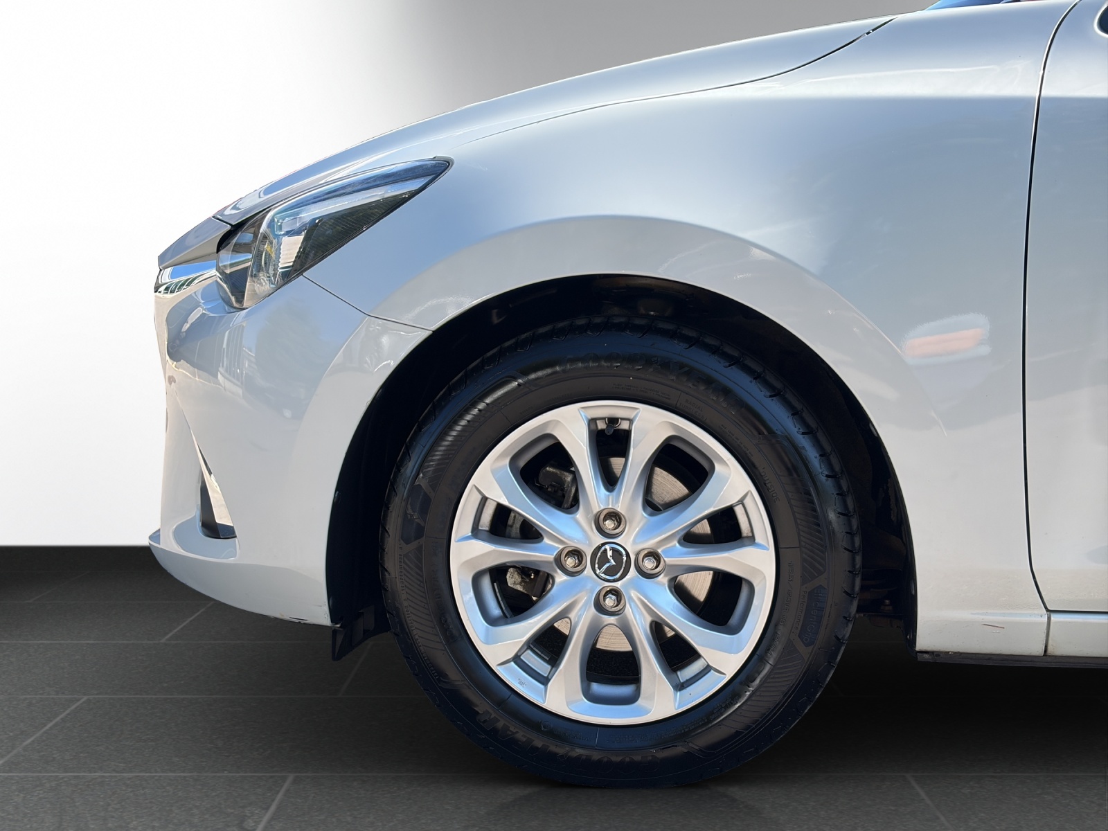 MAZDA 2 G 90 Ambition Plus-image-3