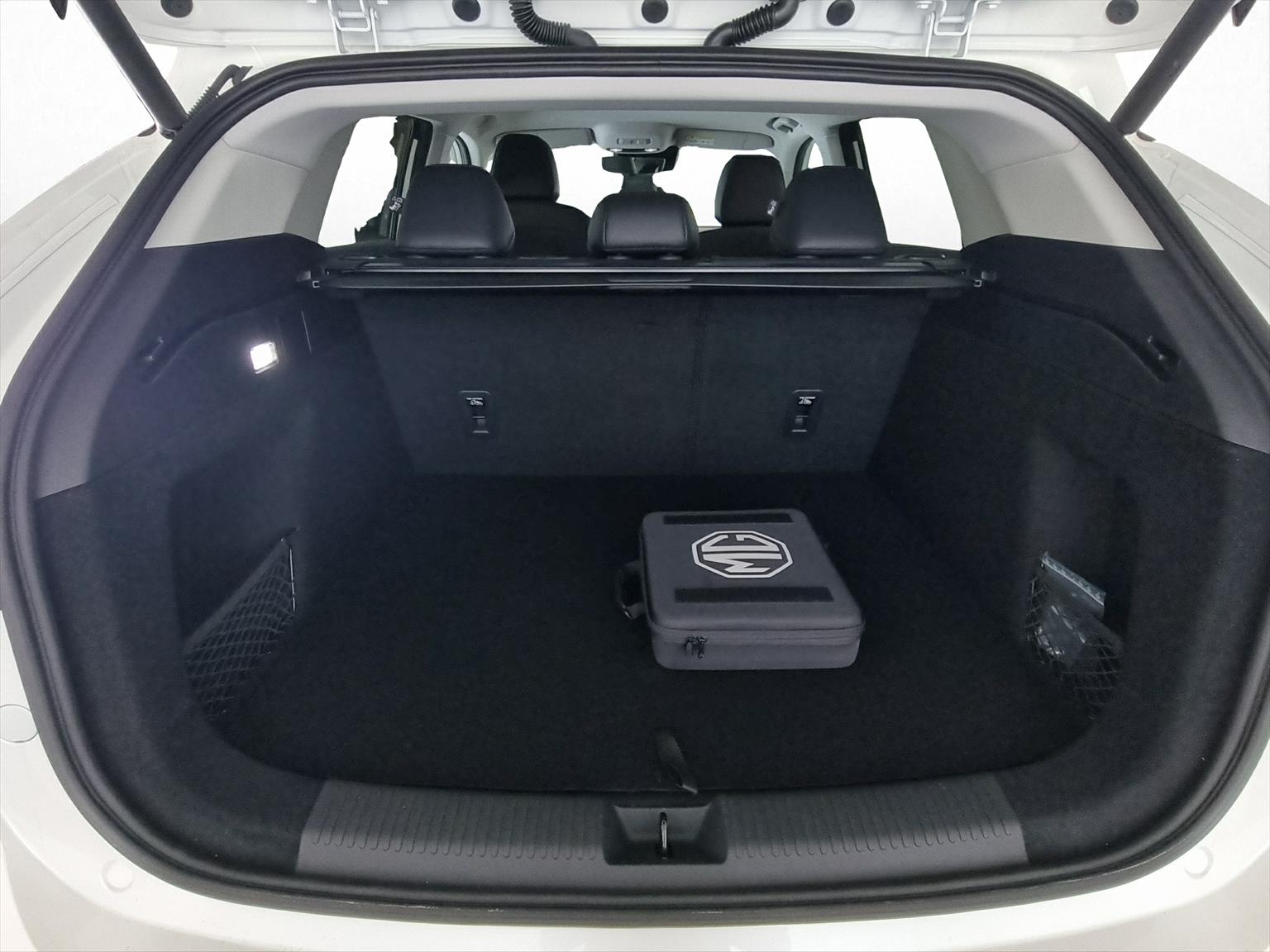 MG MG HS 1.5 T PHEV Luxury-image-14