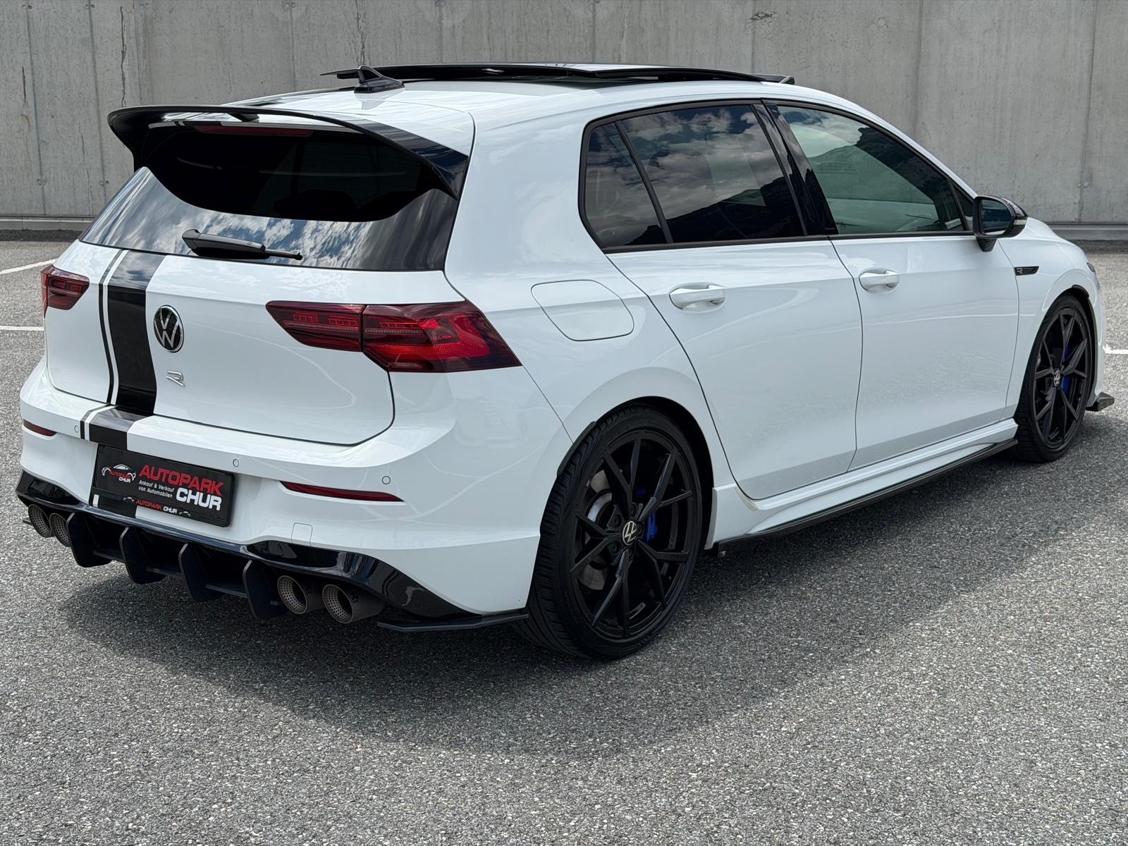 VW Golf 2.0 TSI R DSG 4Motion-image-2