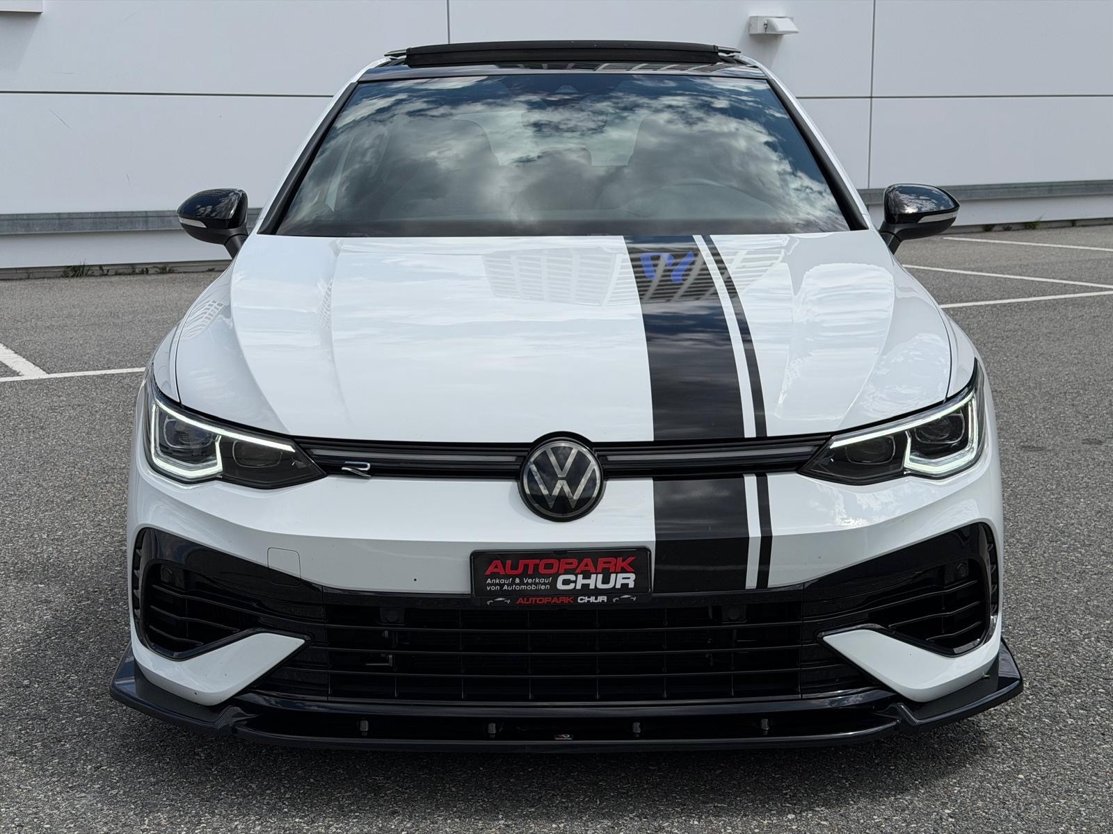 VW Golf 2.0 TSI R DSG 4Motion-image-3