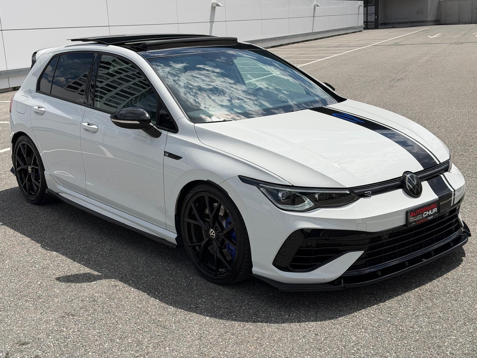 VW Golf 2.0 TSI R DSG 4Motion-image-4
