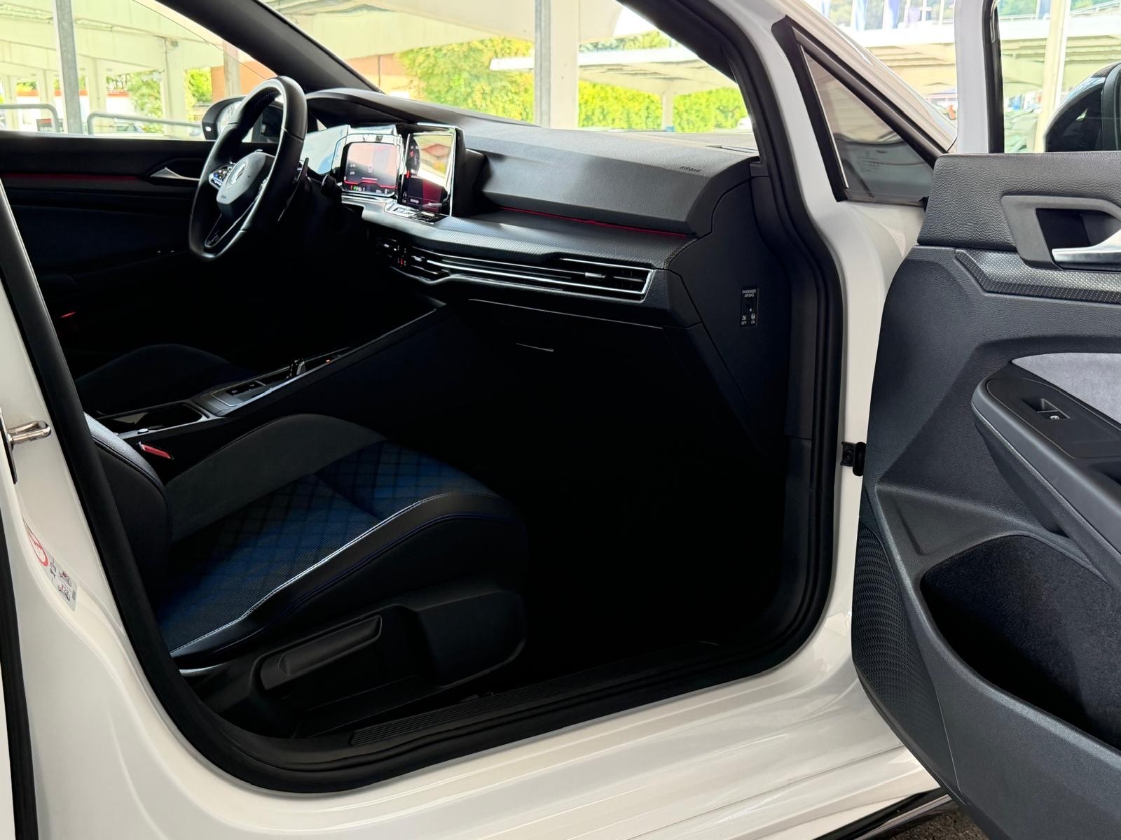VW Golf 2.0 TSI R DSG 4Motion-image-11