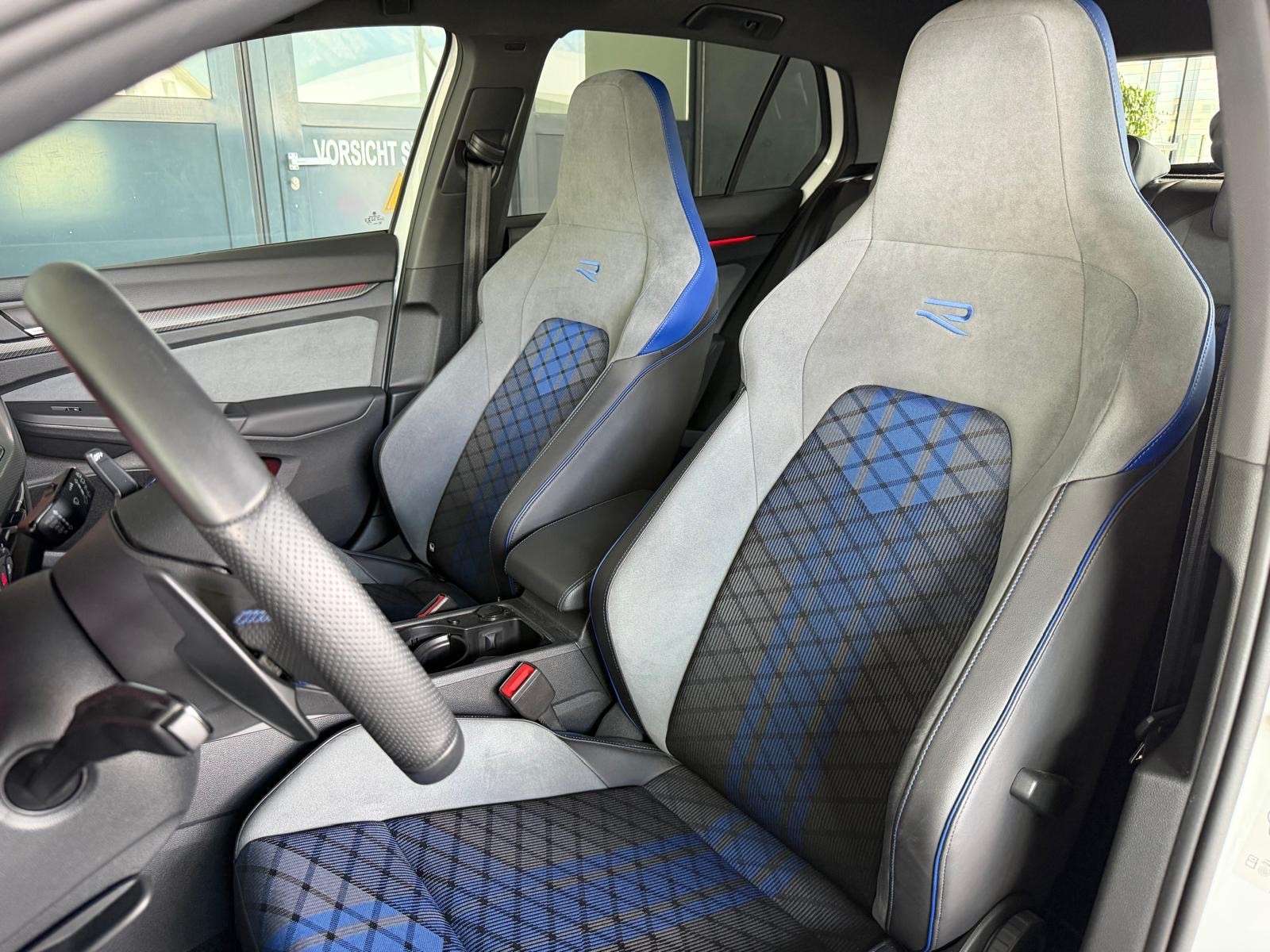 VW Golf 2.0 TSI R DSG 4Motion-image-9