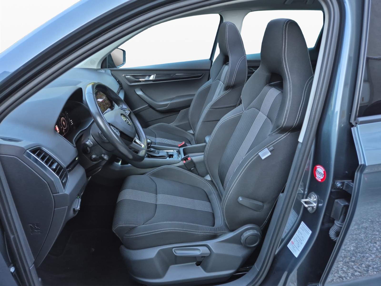 SKODA Karoq 2.0 TDI CR Style 4x4 DSG-image-8