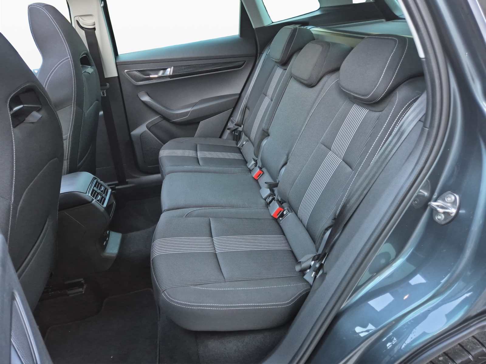 SKODA Karoq 2.0 TDI CR Style 4x4 DSG-image-10
