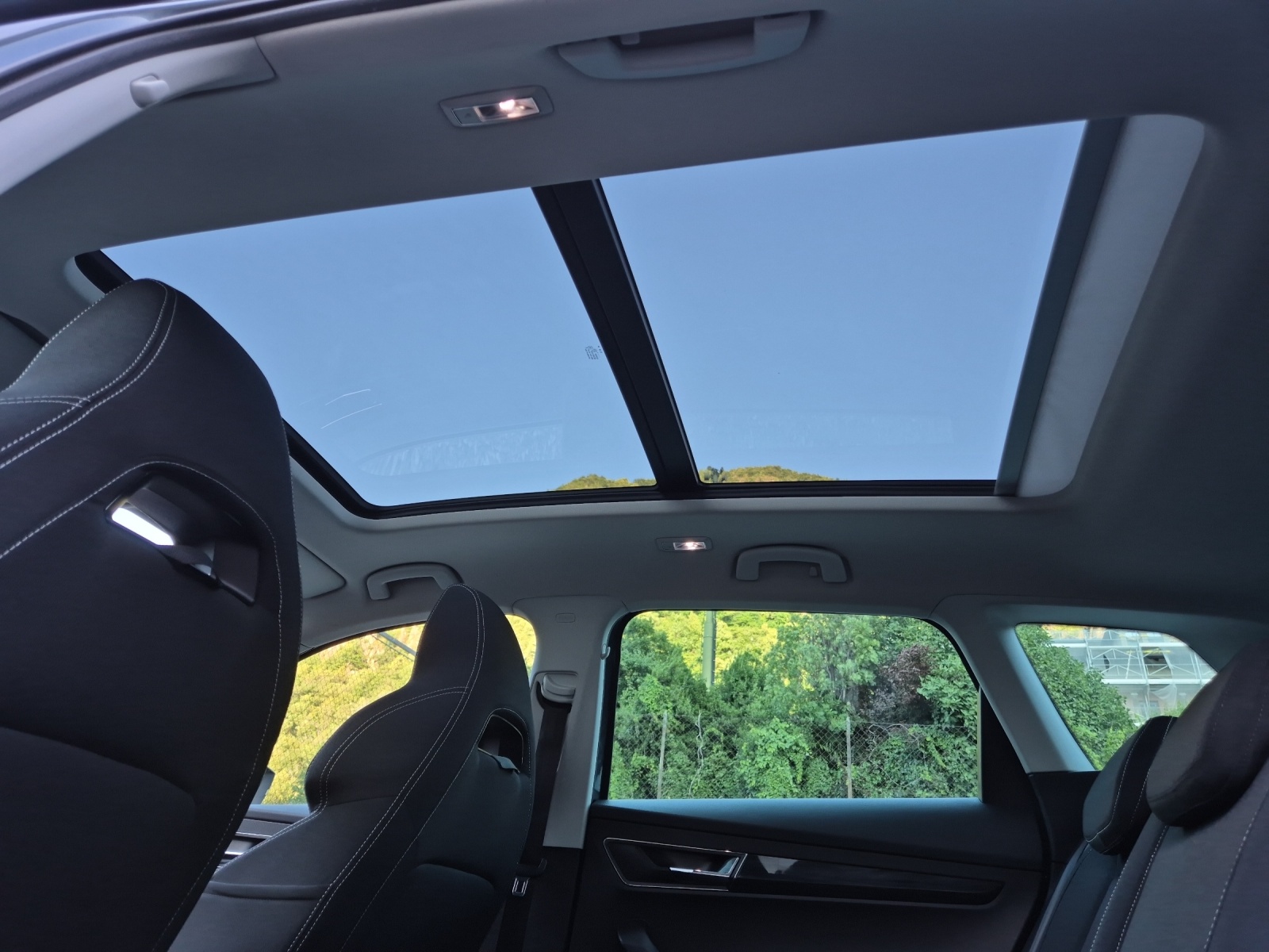 SKODA Karoq 2.0 TDI CR Style 4x4 DSG-image-15