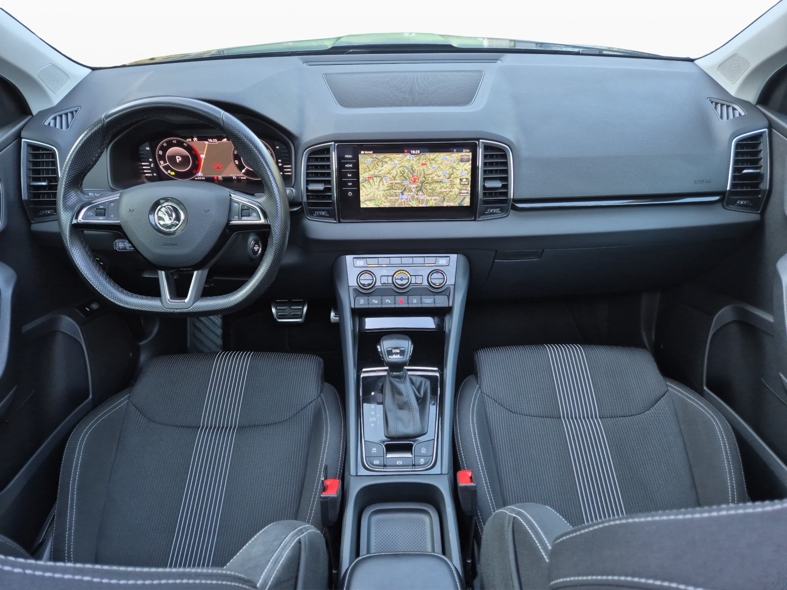 SKODA Karoq 2.0 TDI CR Style 4x4 DSG-image-11