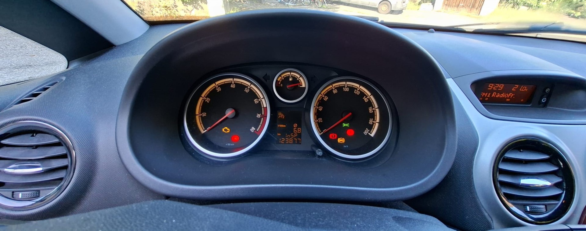 OPEL Corsa 1.4 TP Enjoy-image-6