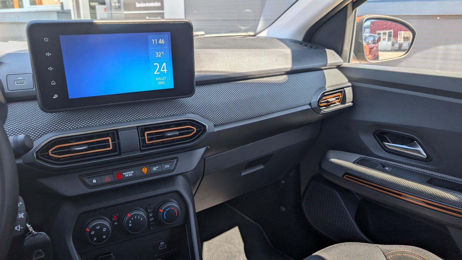 DACIA Sandero Stepway TCe 90 Comfort CVT-image-13