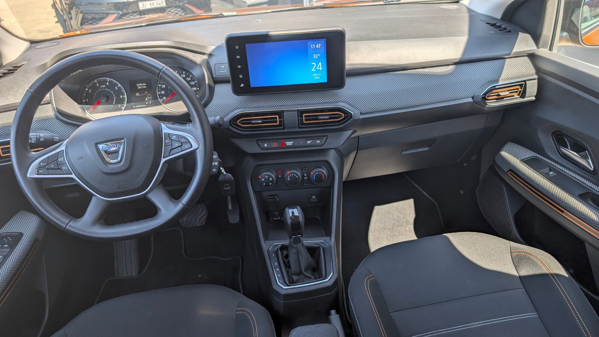DACIA Sandero Stepway TCe 90 Comfort CVT-image-11