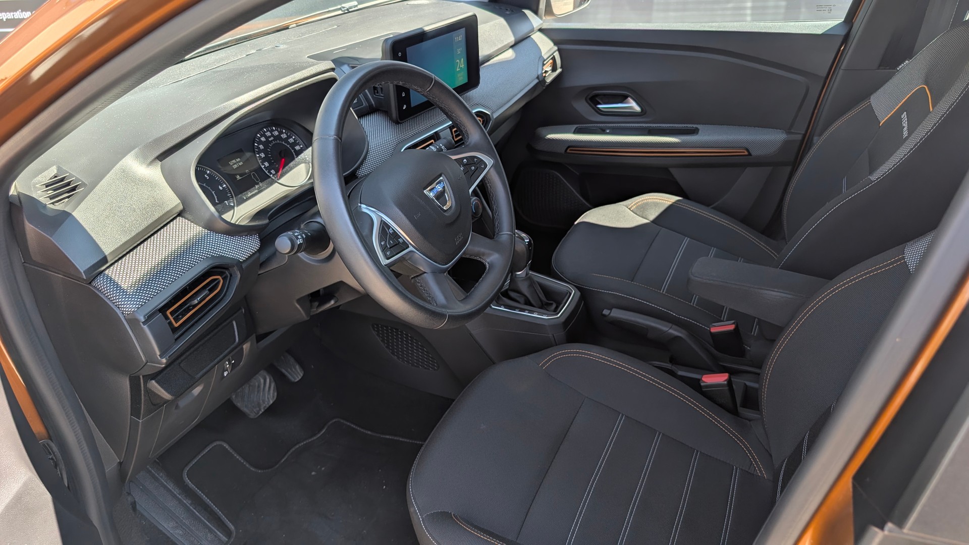 DACIA Sandero Stepway TCe 90 Comfort CVT-image-10