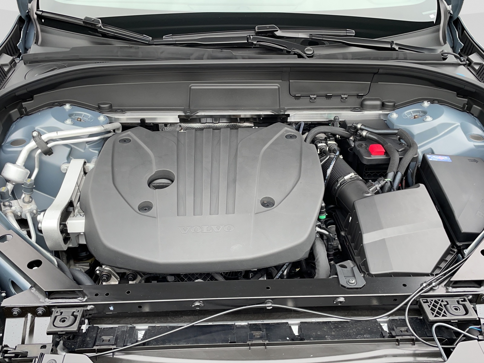 VOLVO XC60 2.0 B5 MH Plus Dark AWD-image-17