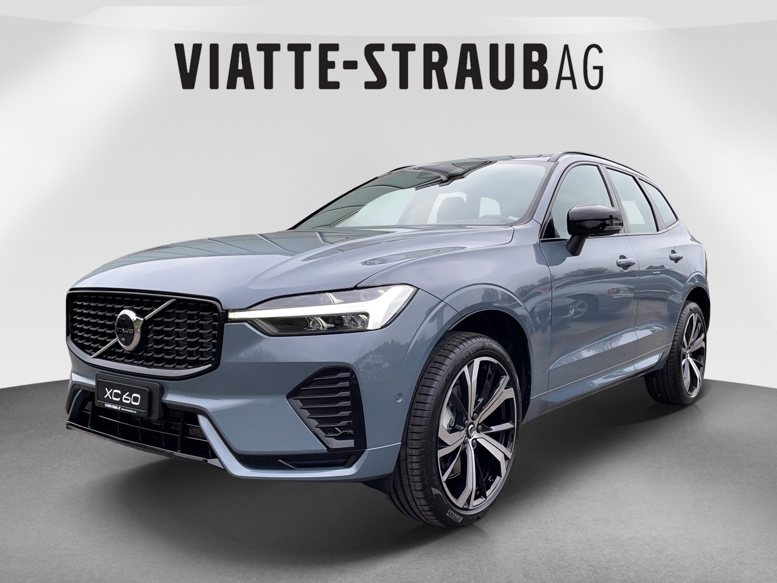 VOLVO XC60 2.0 B5 MH Plus Dark AWD-image-0