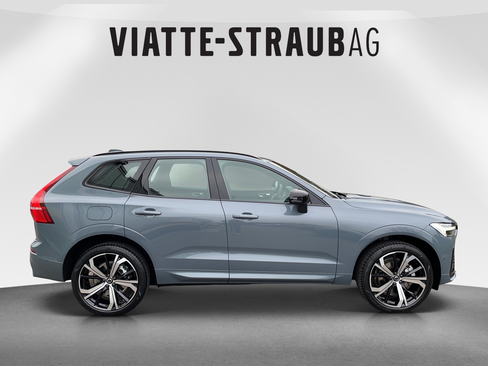 VOLVO XC60 2.0 B5 MH Plus Dark AWD-image-7