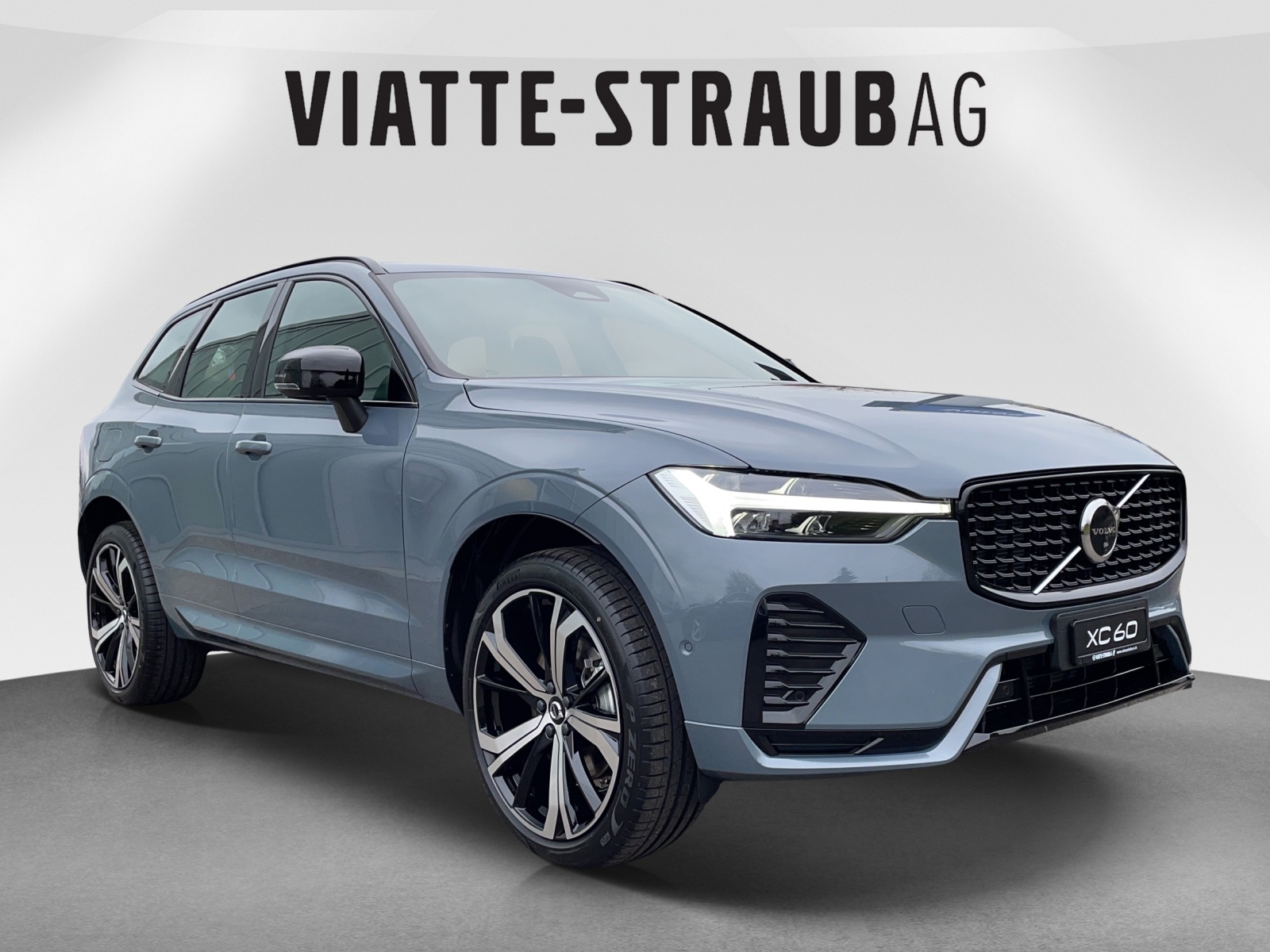VOLVO XC60 2.0 B5 MH Plus Dark AWD-image-6