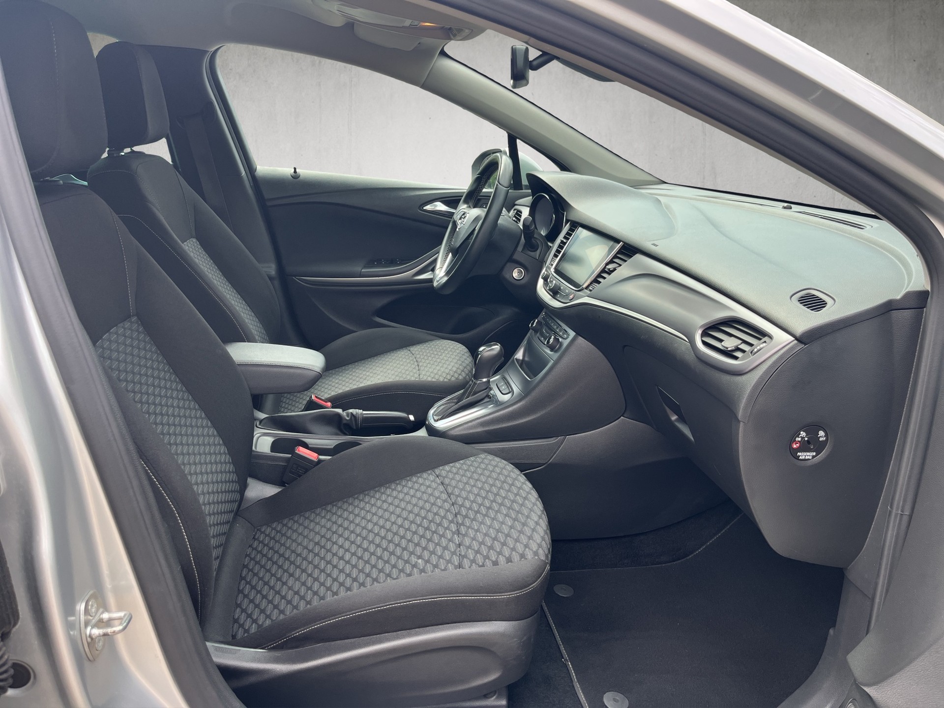 OPEL Astra 1.6 CDTi ecoF Enjoy Automatic-image-10