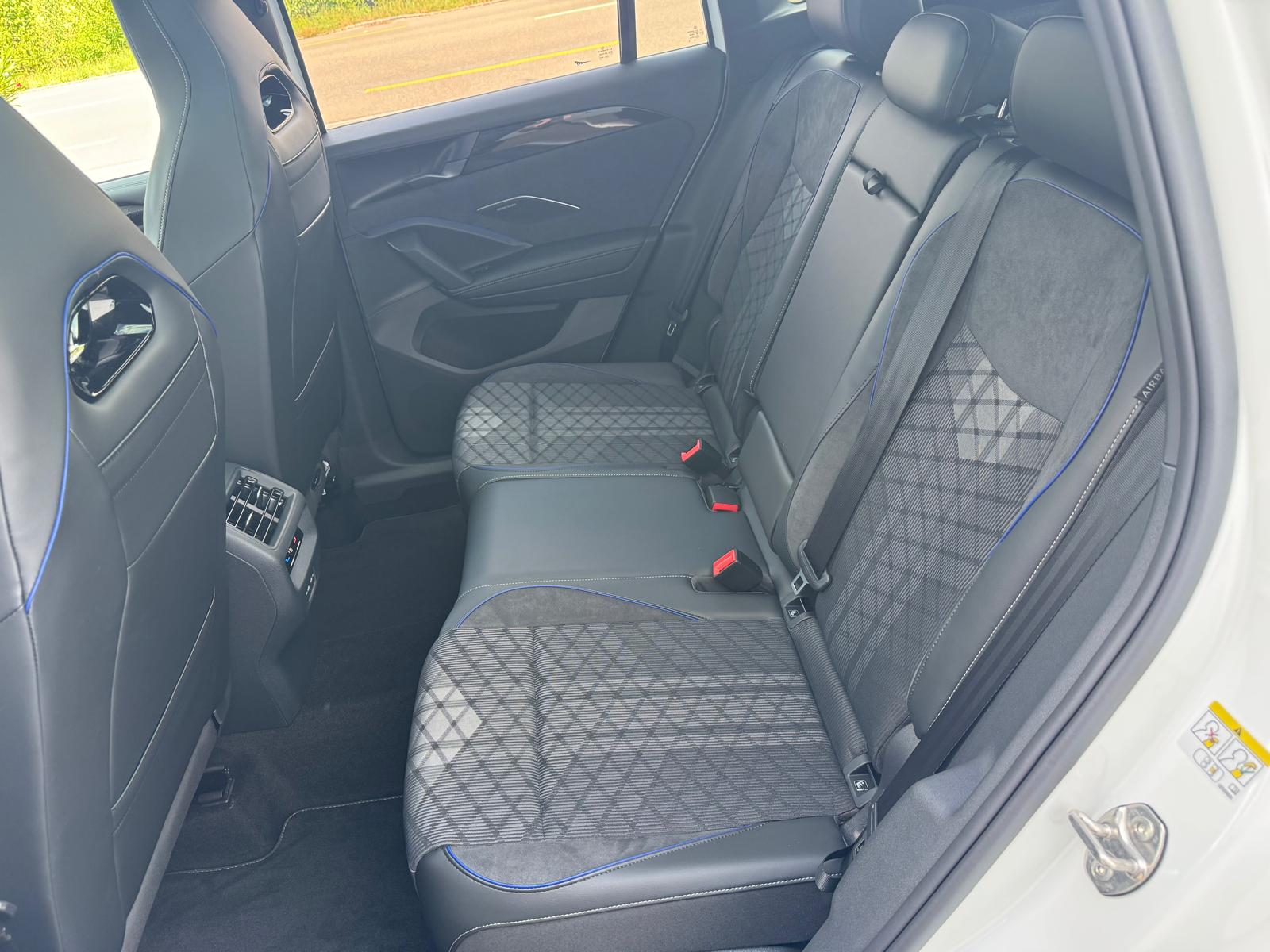 VW Tiguan 2.0 TSI DSG R-Line Plus 4Motion-image-4
