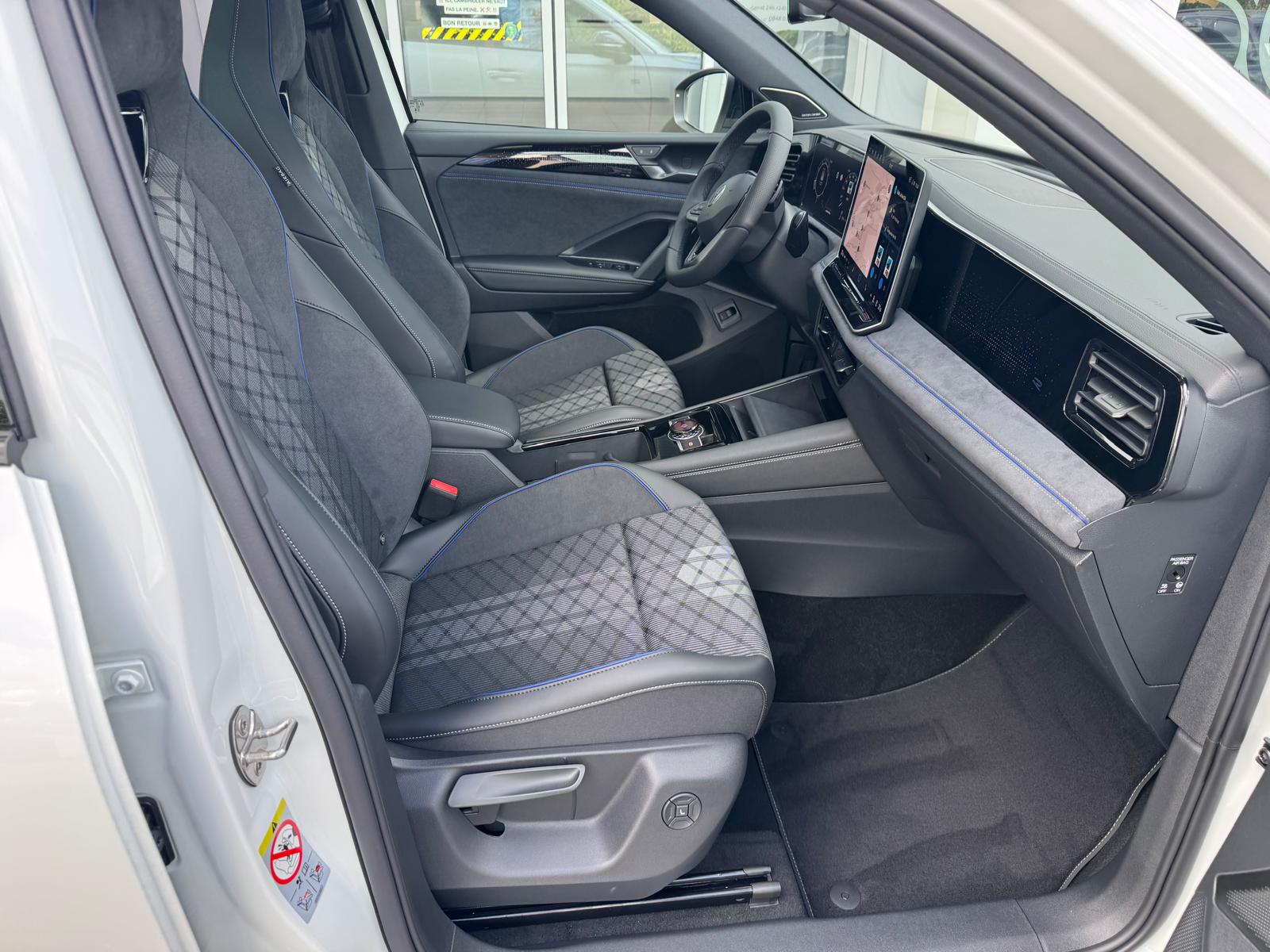 VW Tiguan 2.0 TSI DSG R-Line Plus 4Motion-image-2
