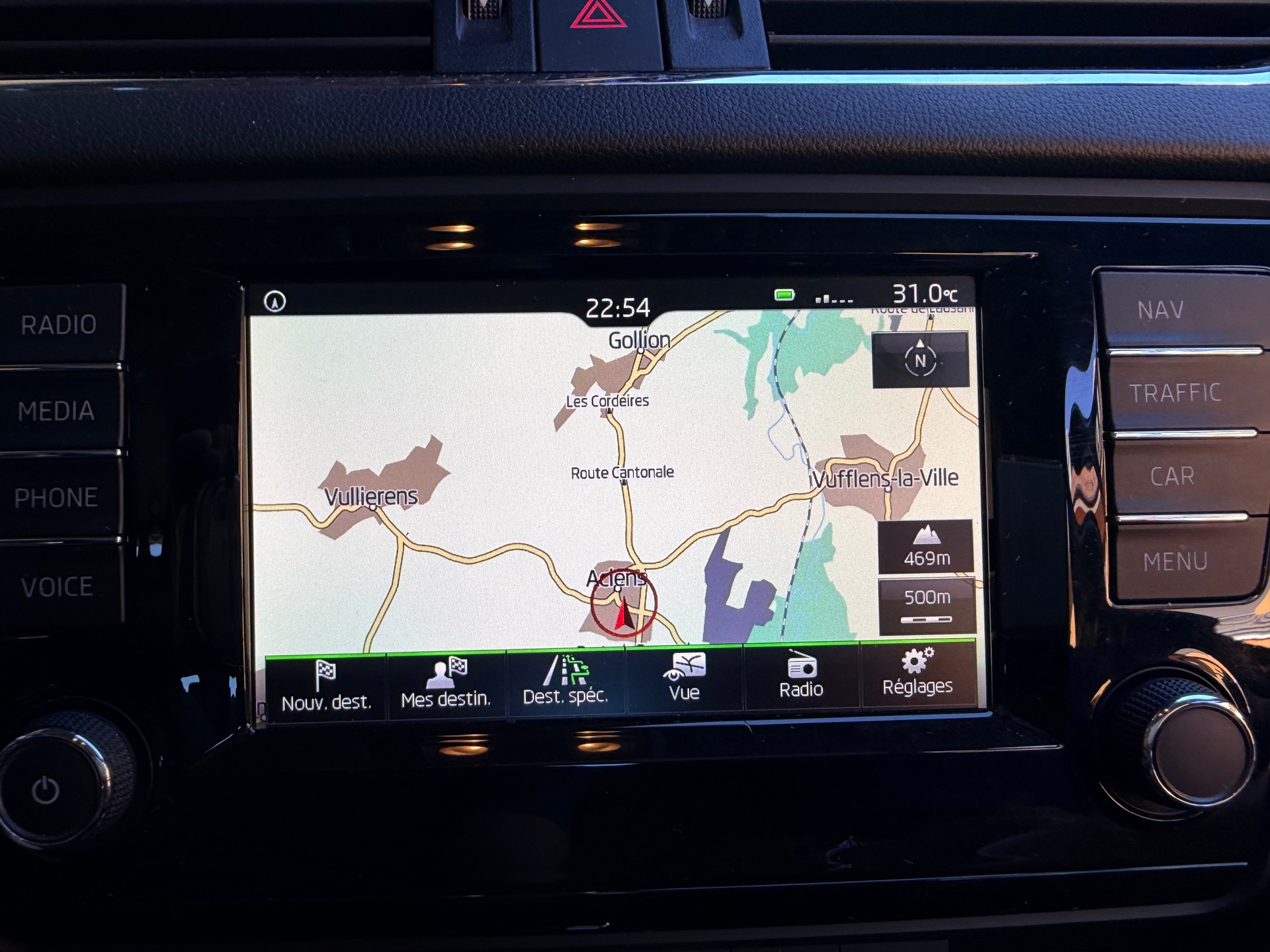 SKODA Octavia Combi 2.0 TDI Fresh DSG-image-11