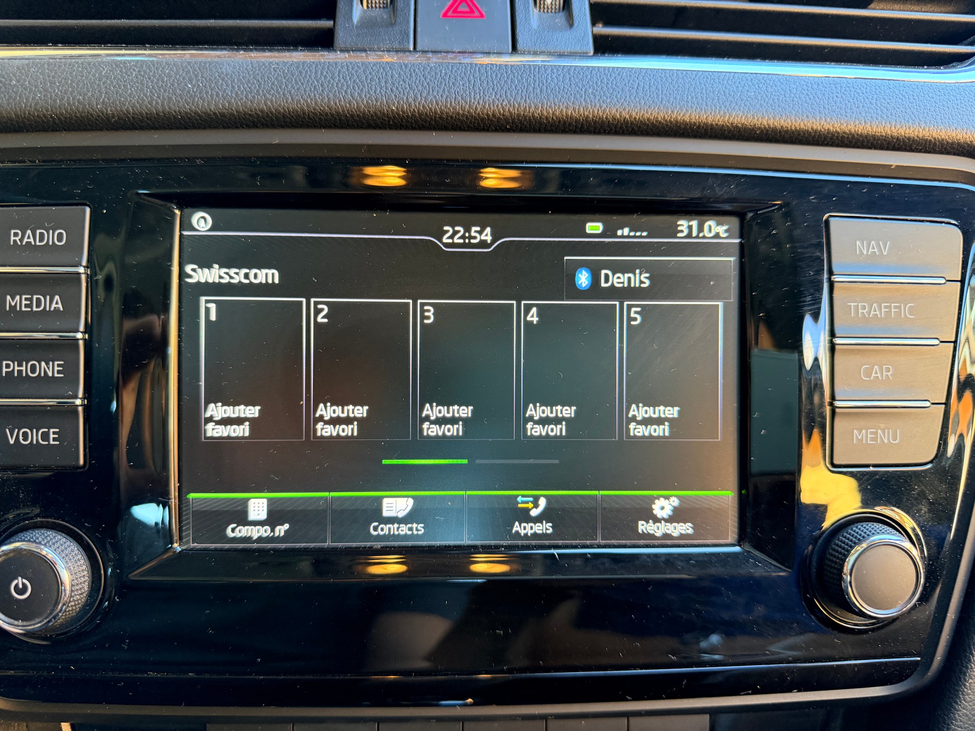 SKODA Octavia Combi 2.0 TDI Fresh DSG-image-13