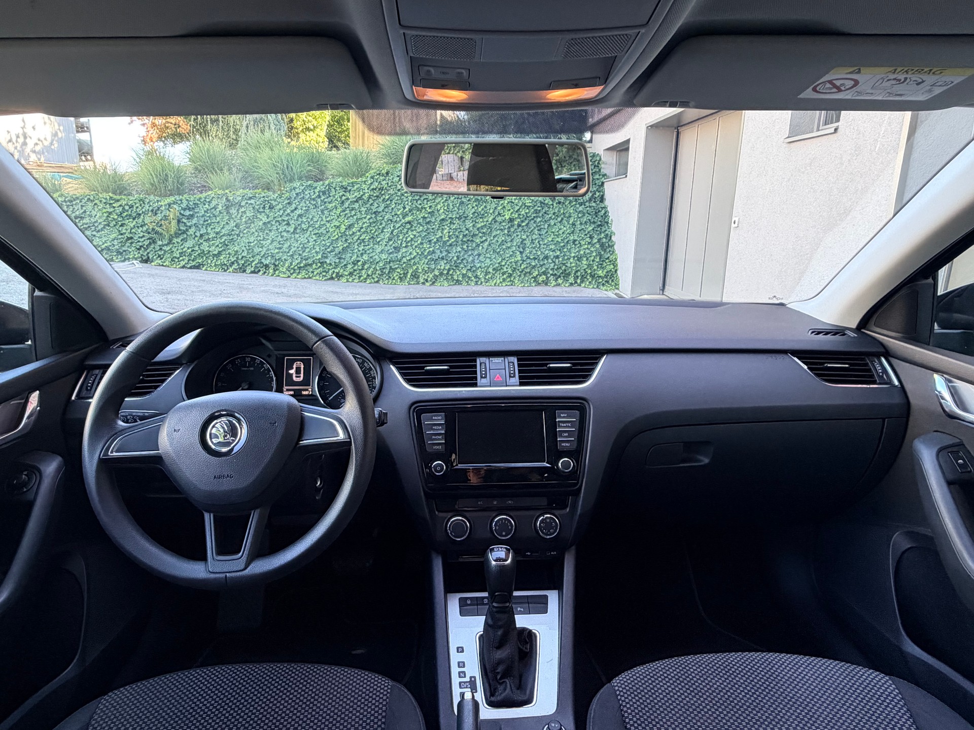 SKODA Octavia Combi 2.0 TDI Fresh DSG-image-8