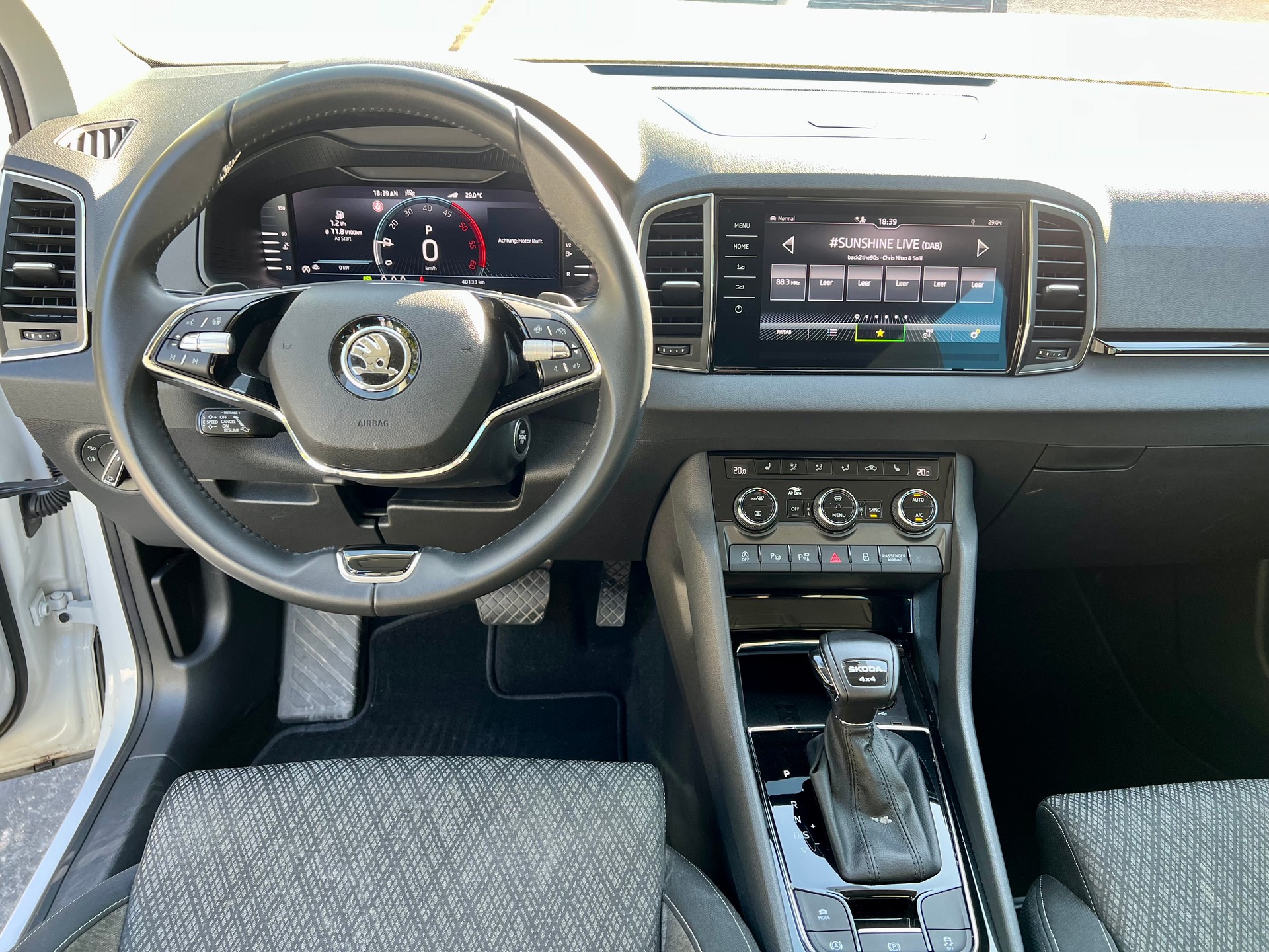 SKODA Karoq 2.0 TDI CR Style 4x4 DSG-image-7