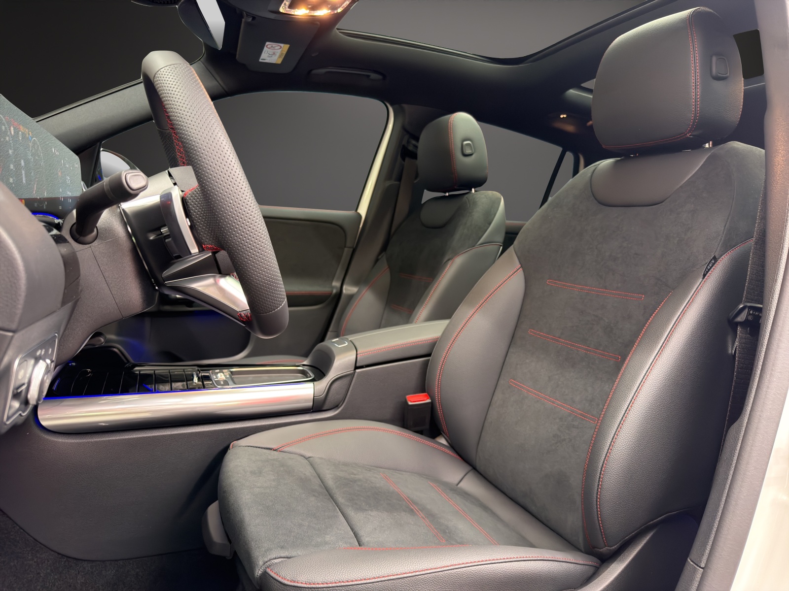 MERCEDES-BENZ GLA 200 Night Star 7G-D-image-7