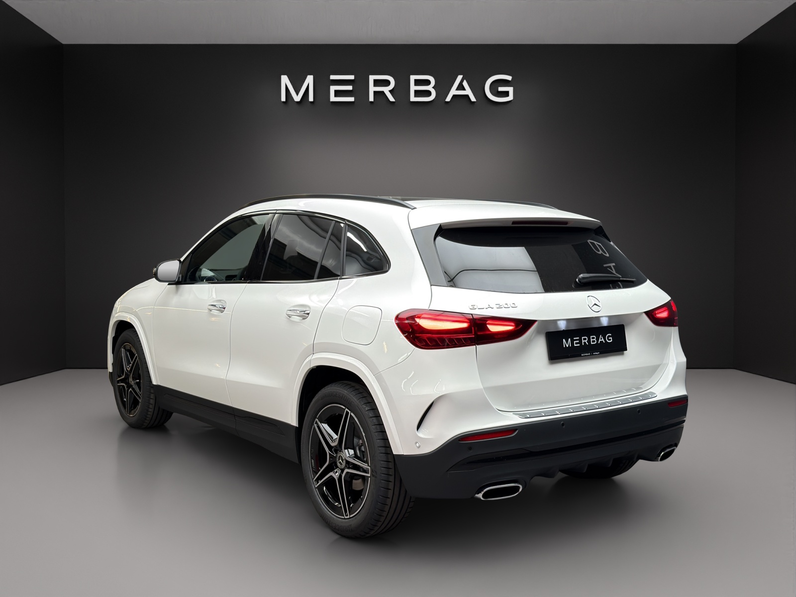 MERCEDES-BENZ GLA 200 Night Star 7G-D-image-2