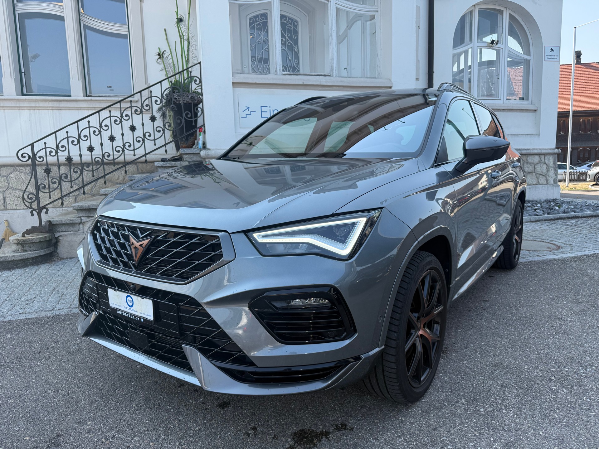CUPRA Ateca 2.0 TSI VZ 4Drive DSG ** AKRAPOVIC - ABGASANLAGE **-image-1