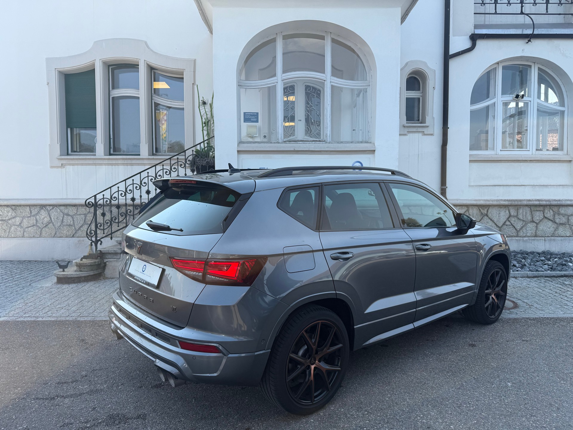 CUPRA Ateca 2.0 TSI VZ 4Drive DSG ** AKRAPOVIC - ABGASANLAGE **-image-4