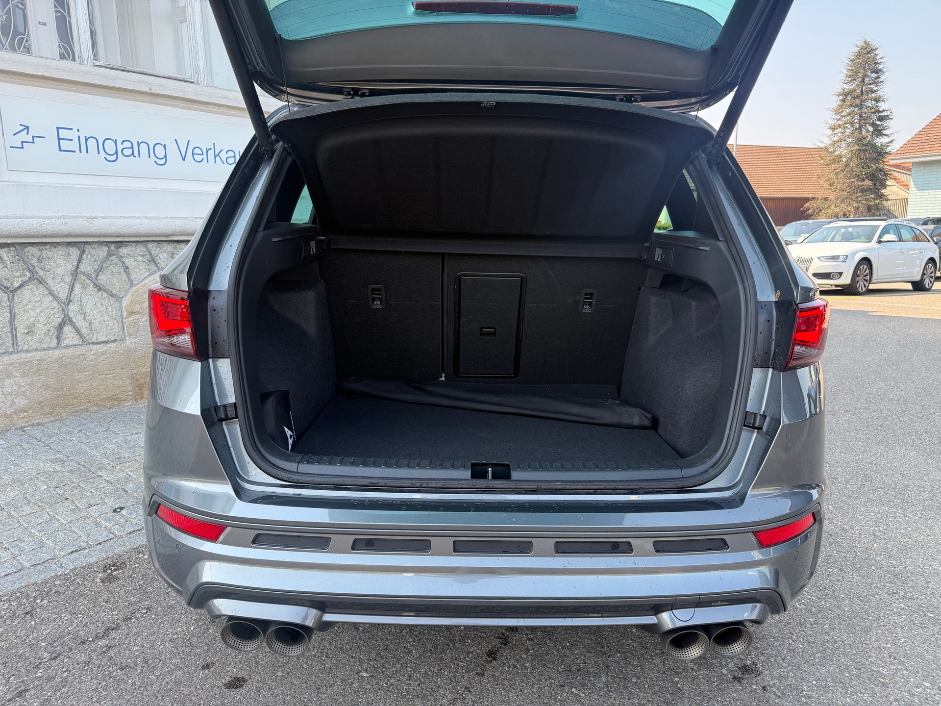 CUPRA Ateca 2.0 TSI VZ 4Drive DSG ** AKRAPOVIC - ABGASANLAGE **-image-8