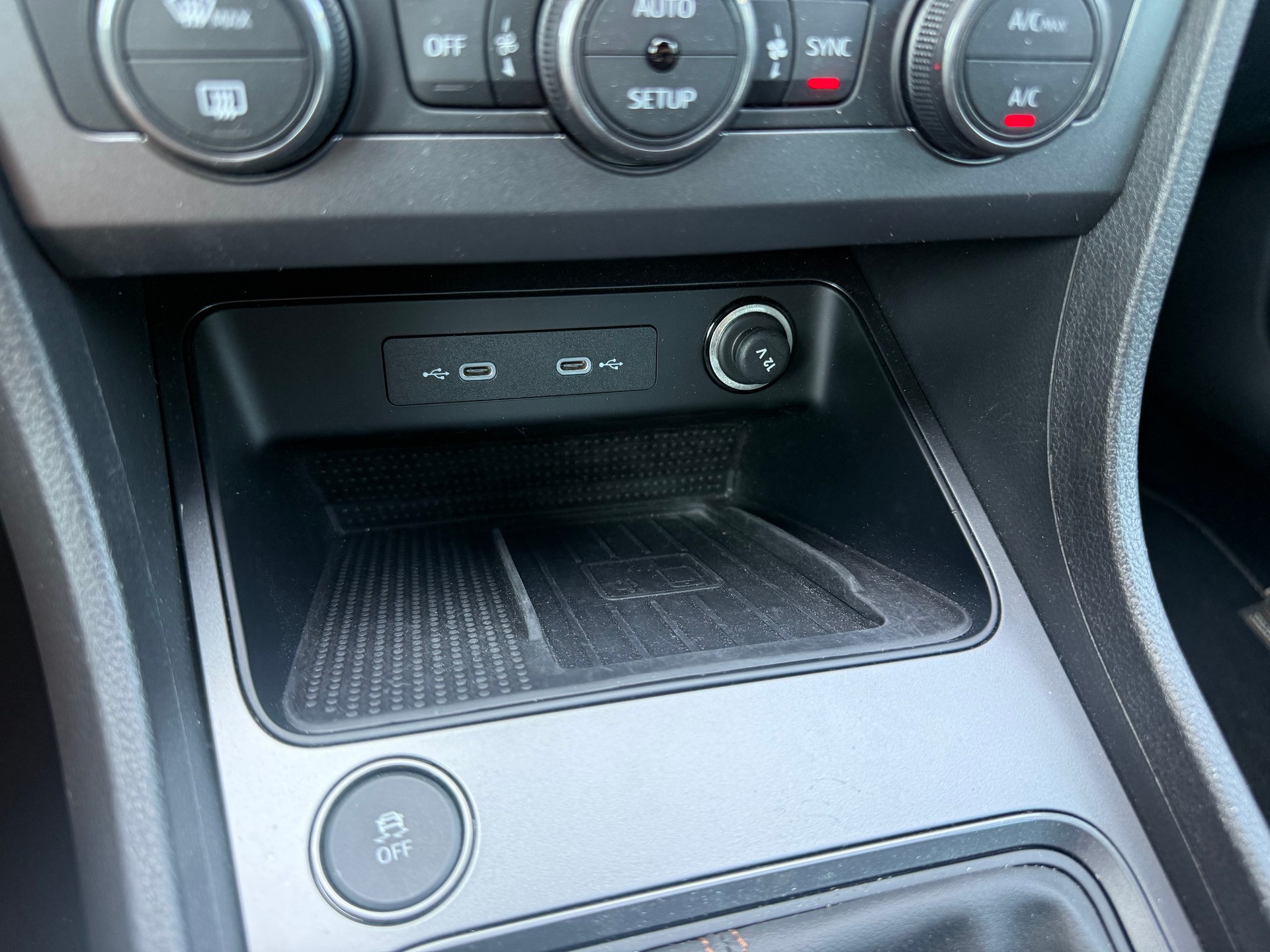 CUPRA Ateca 2.0 TSI VZ 4Drive DSG ** AKRAPOVIC - ABGASANLAGE **-image-17