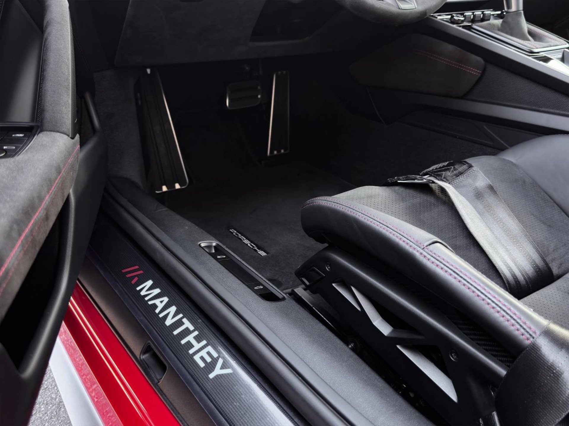 PORSCHE 911 GT3-image-29