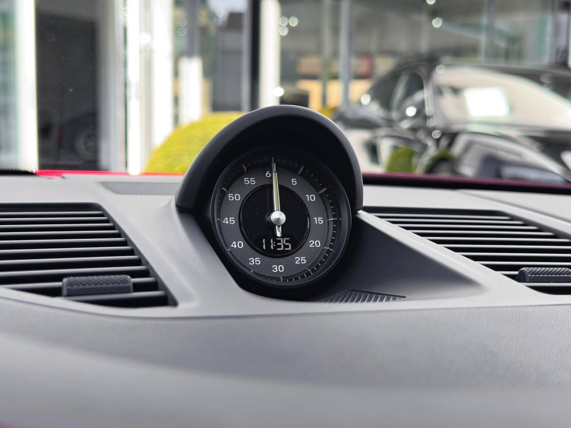 PORSCHE 911 GT3-image-28