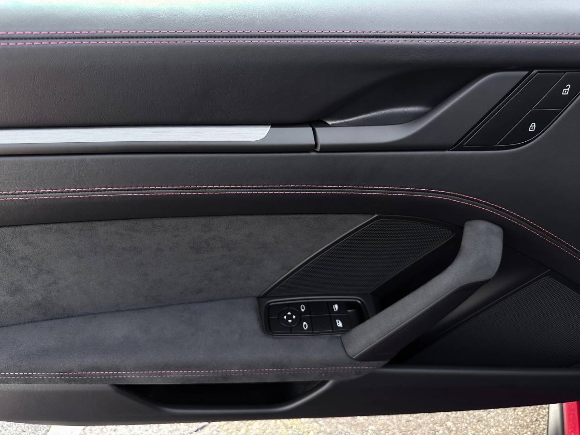 PORSCHE 911 GT3-image-19