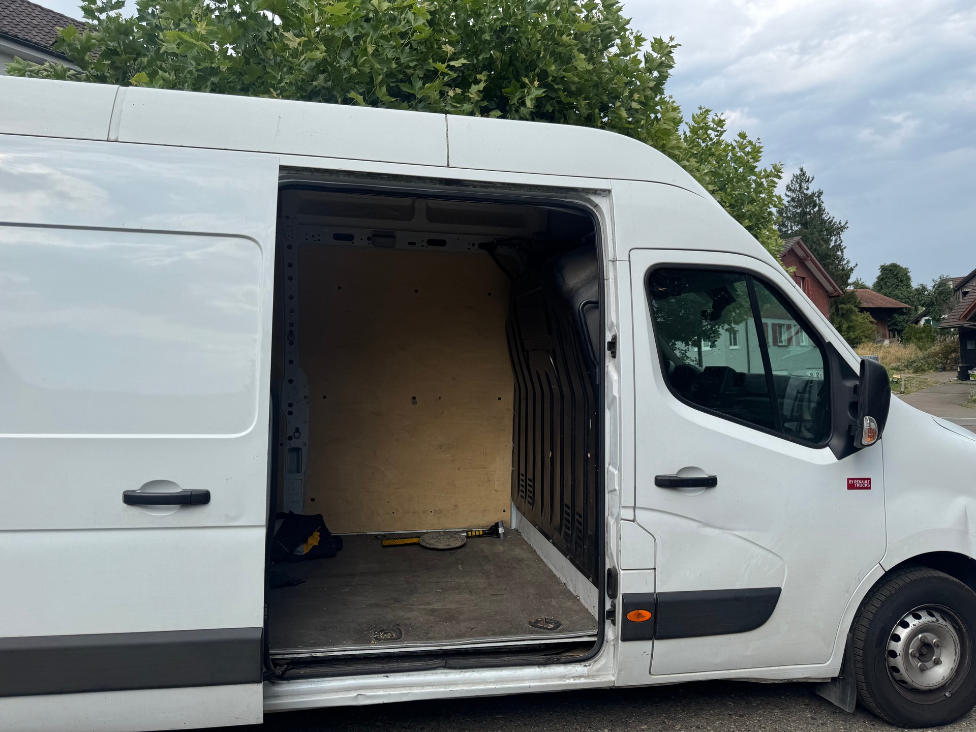RENAULT Master T35 ENERGY 2.3dCi 150 L2H2-image-3