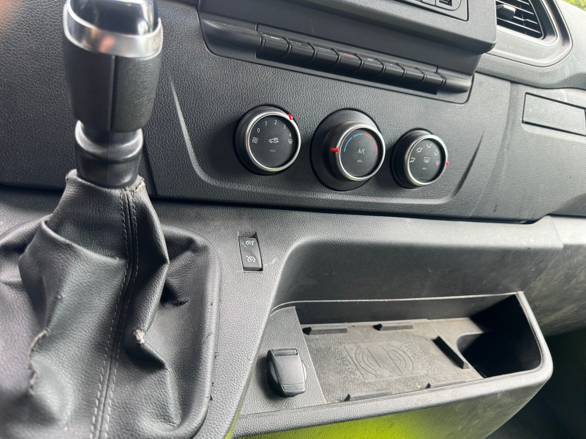 RENAULT Master T35 ENERGY 2.3dCi 150 L2H2-image-8