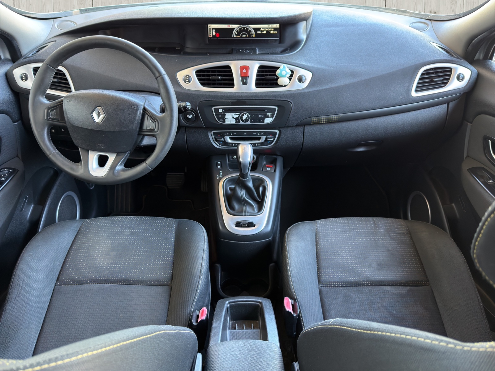 RENAULT Scénic 2.0 16V Dynamique X-Tronic CVT-image-8