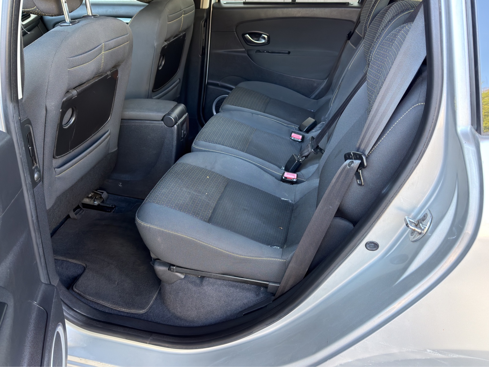 RENAULT Scénic 2.0 16V Dynamique X-Tronic CVT-image-14