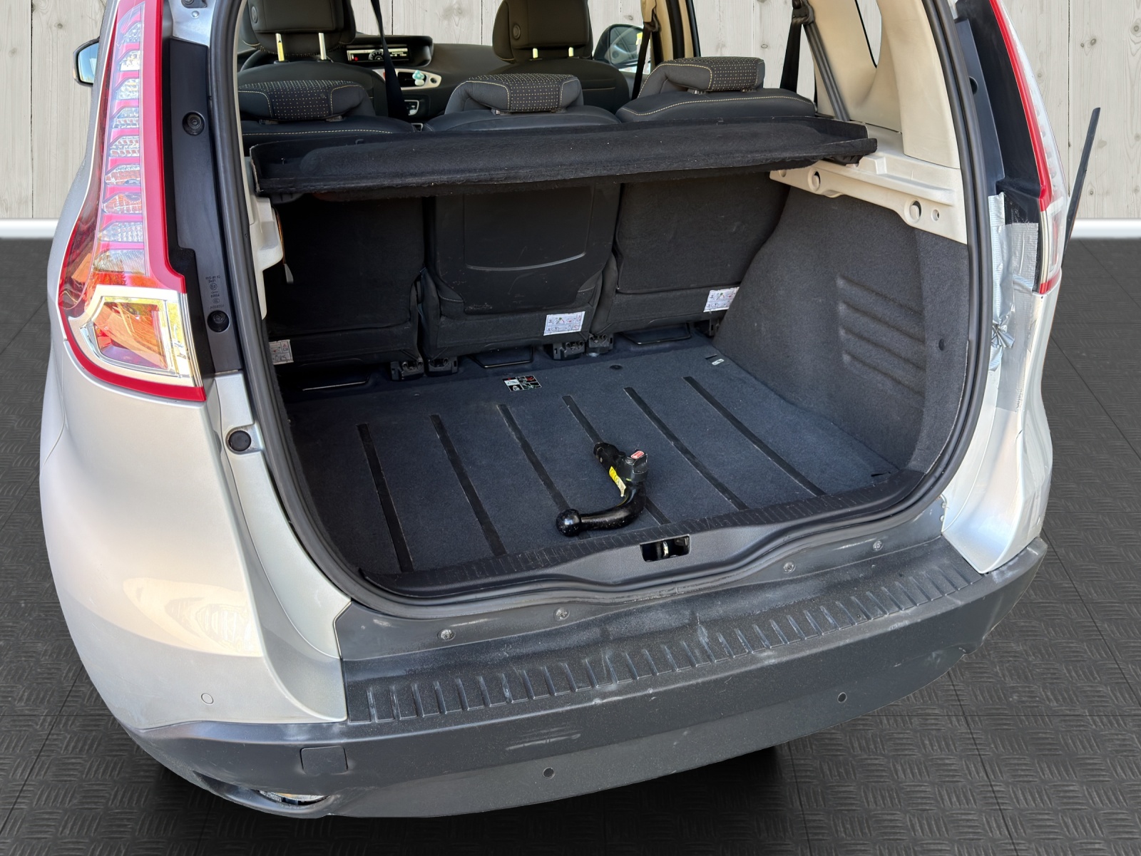 RENAULT Scénic 2.0 16V Dynamique X-Tronic CVT-image-15