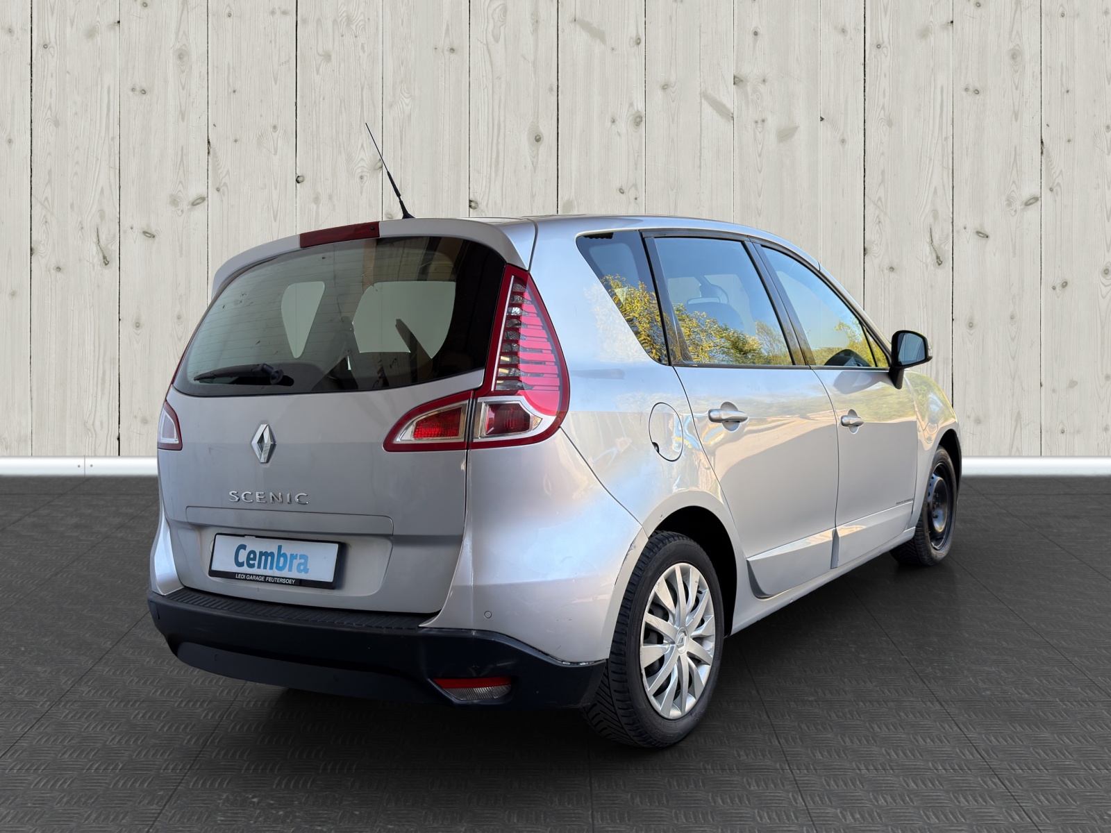 RENAULT Scénic 2.0 16V Dynamique X-Tronic CVT-image-6