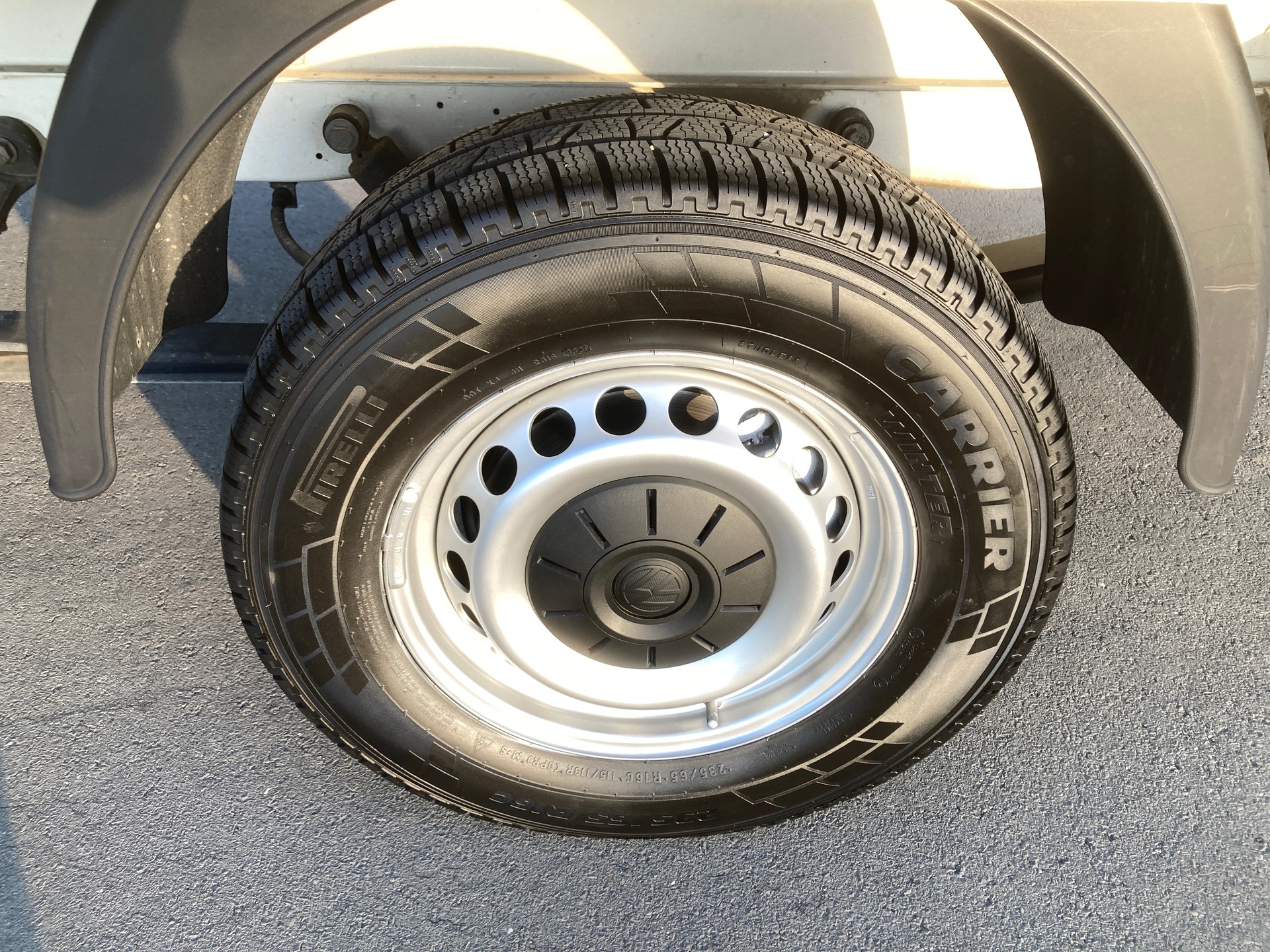 VW Crafter 35 2.0 TDI L4 mit Hebebühne-image-8