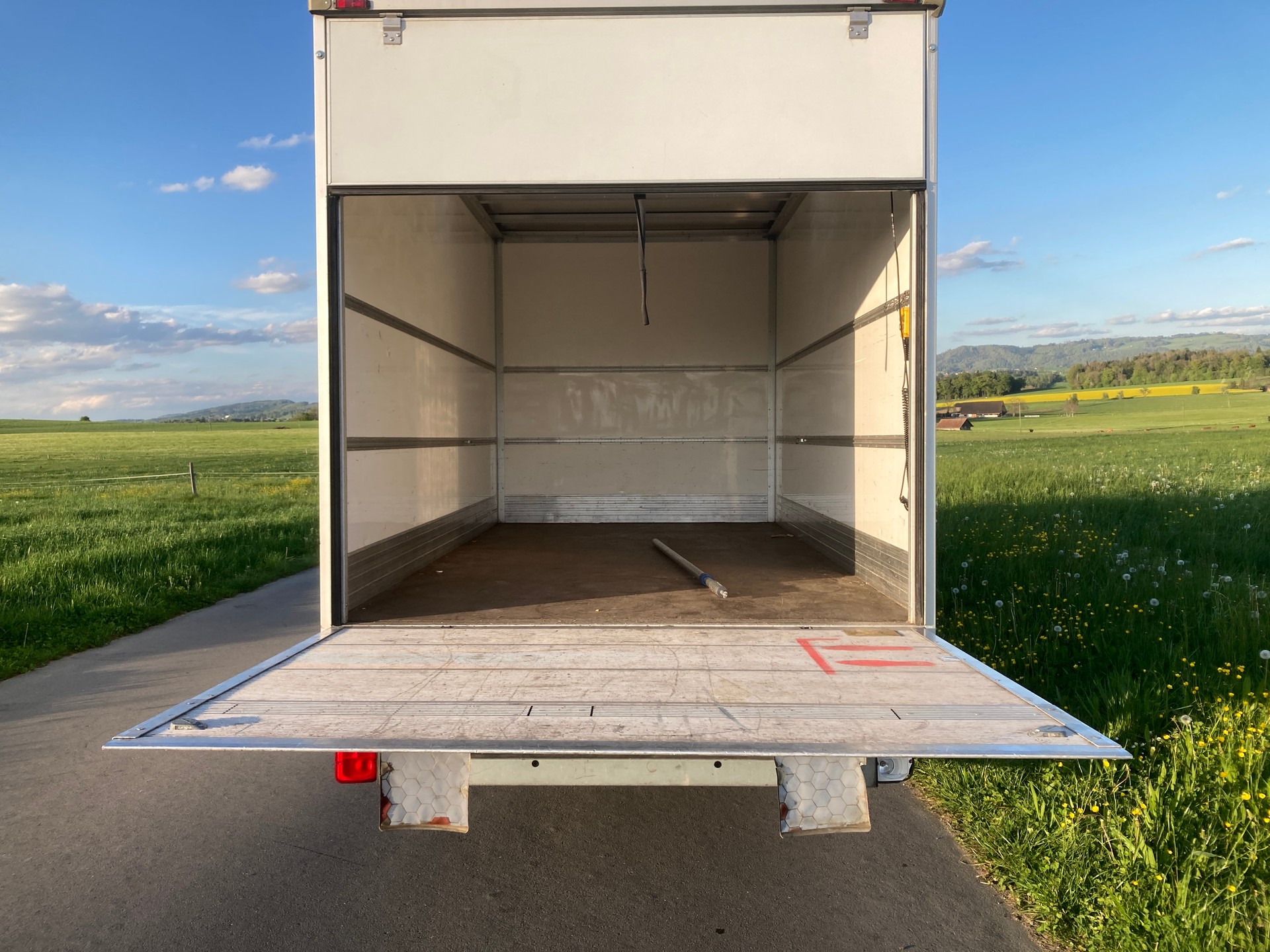 VW Crafter 35 2.0 TDI L4 mit Hebebühne-image-5