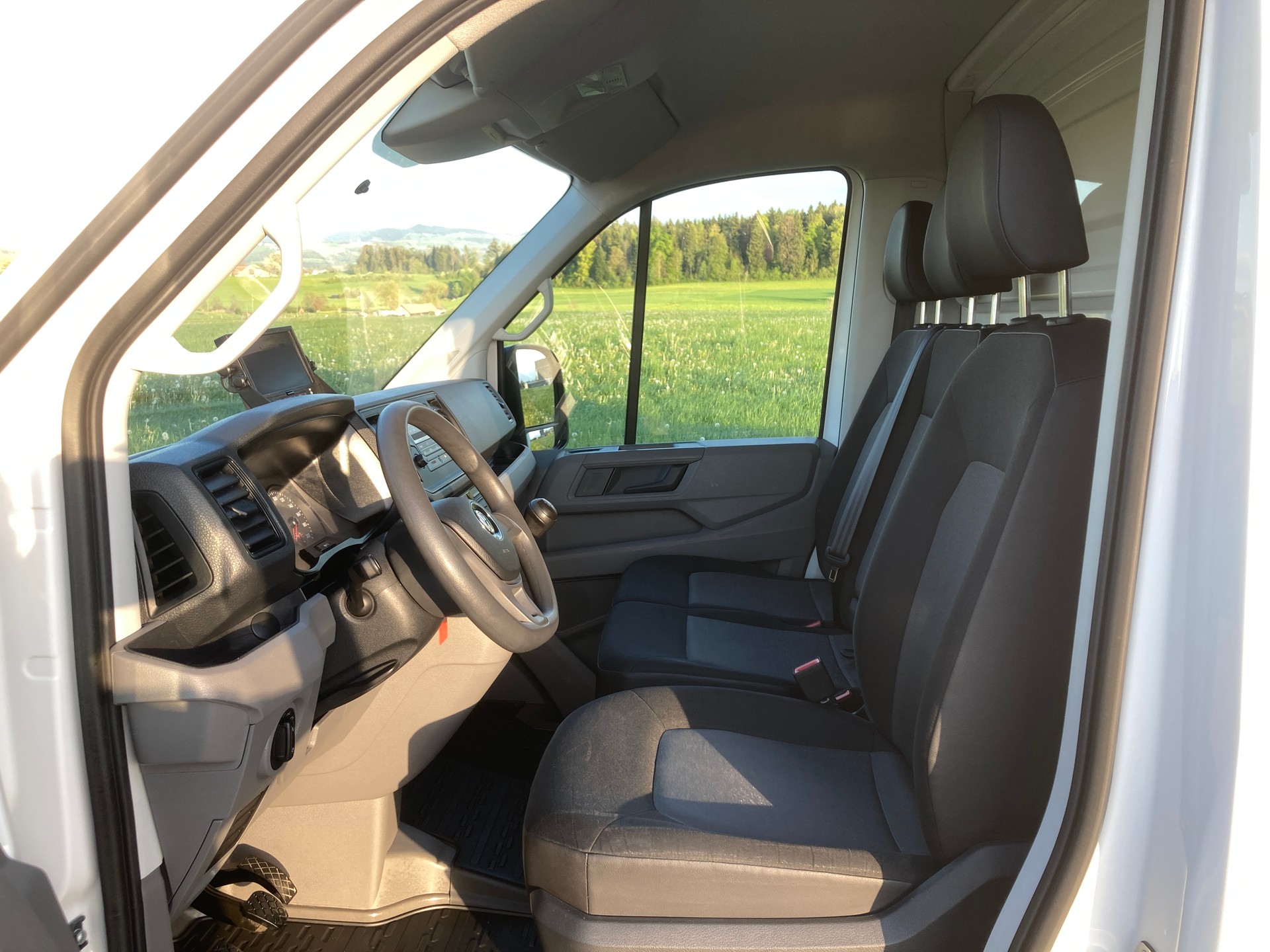 VW Crafter 35 2.0 TDI L4 mit Hebebühne-image-9
