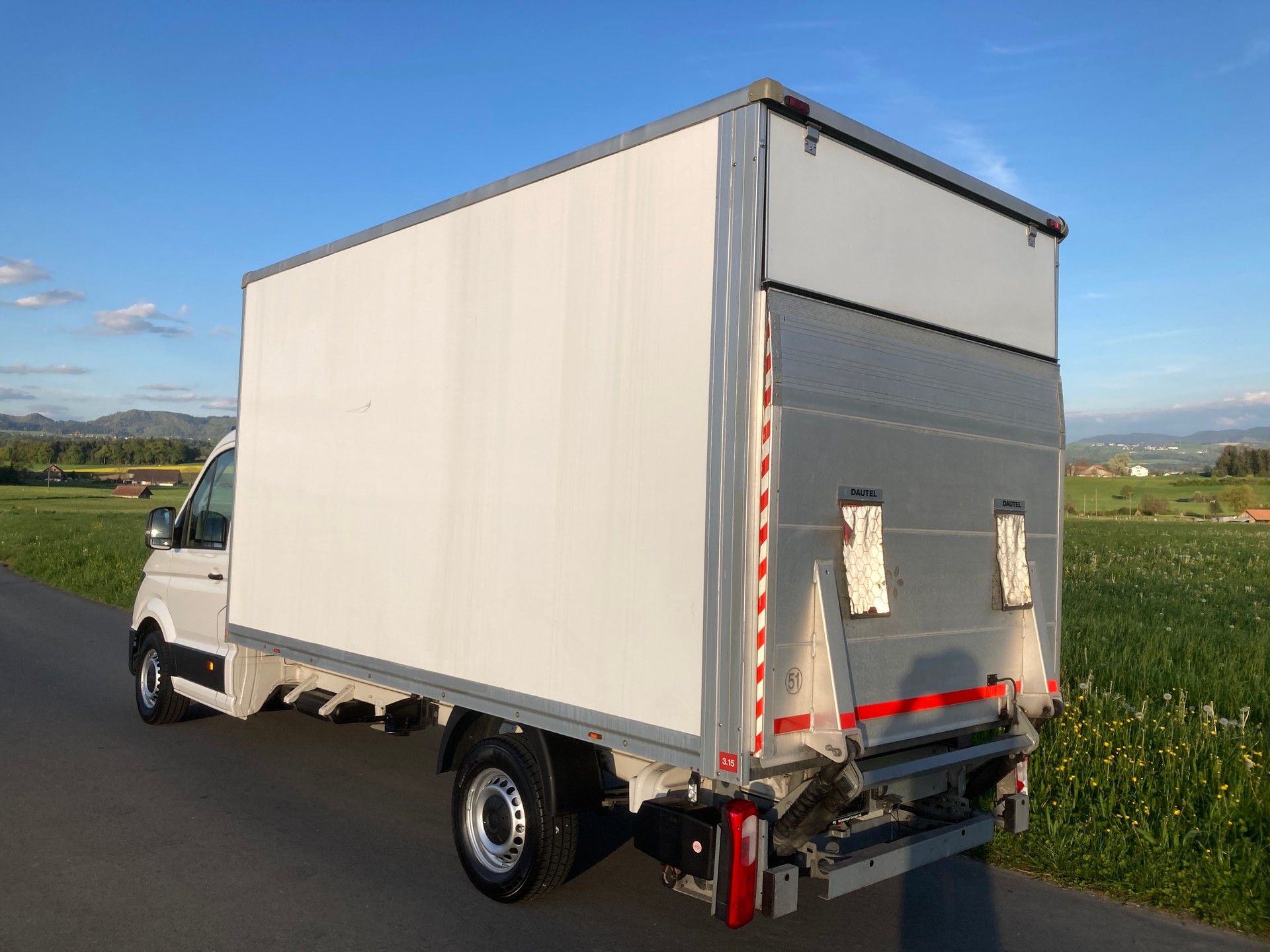 VW Crafter 35 2.0 TDI L4 mit Hebebühne-image-3