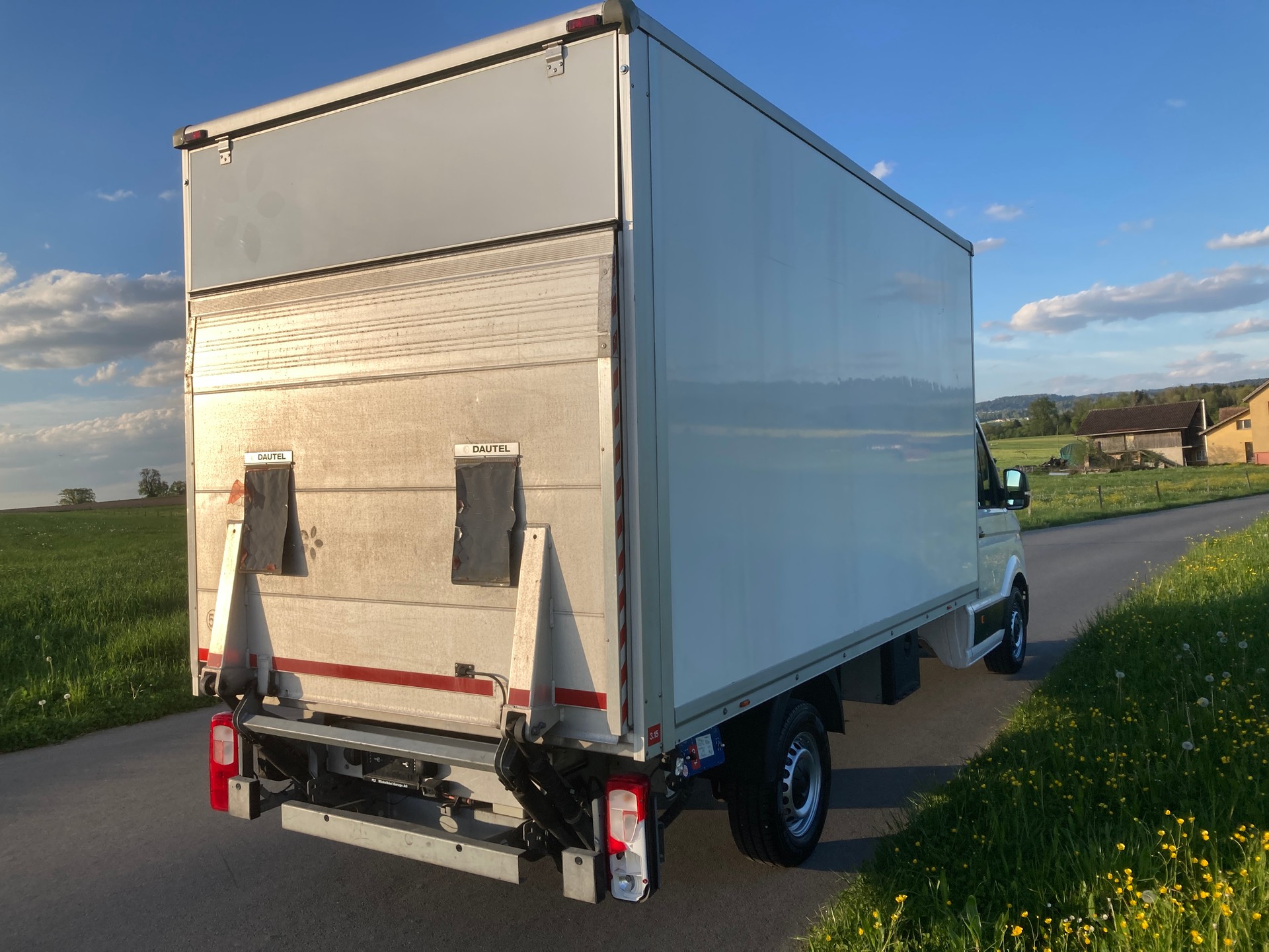 VW Crafter 35 2.0 TDI L4 mit Hebebühne-image-2