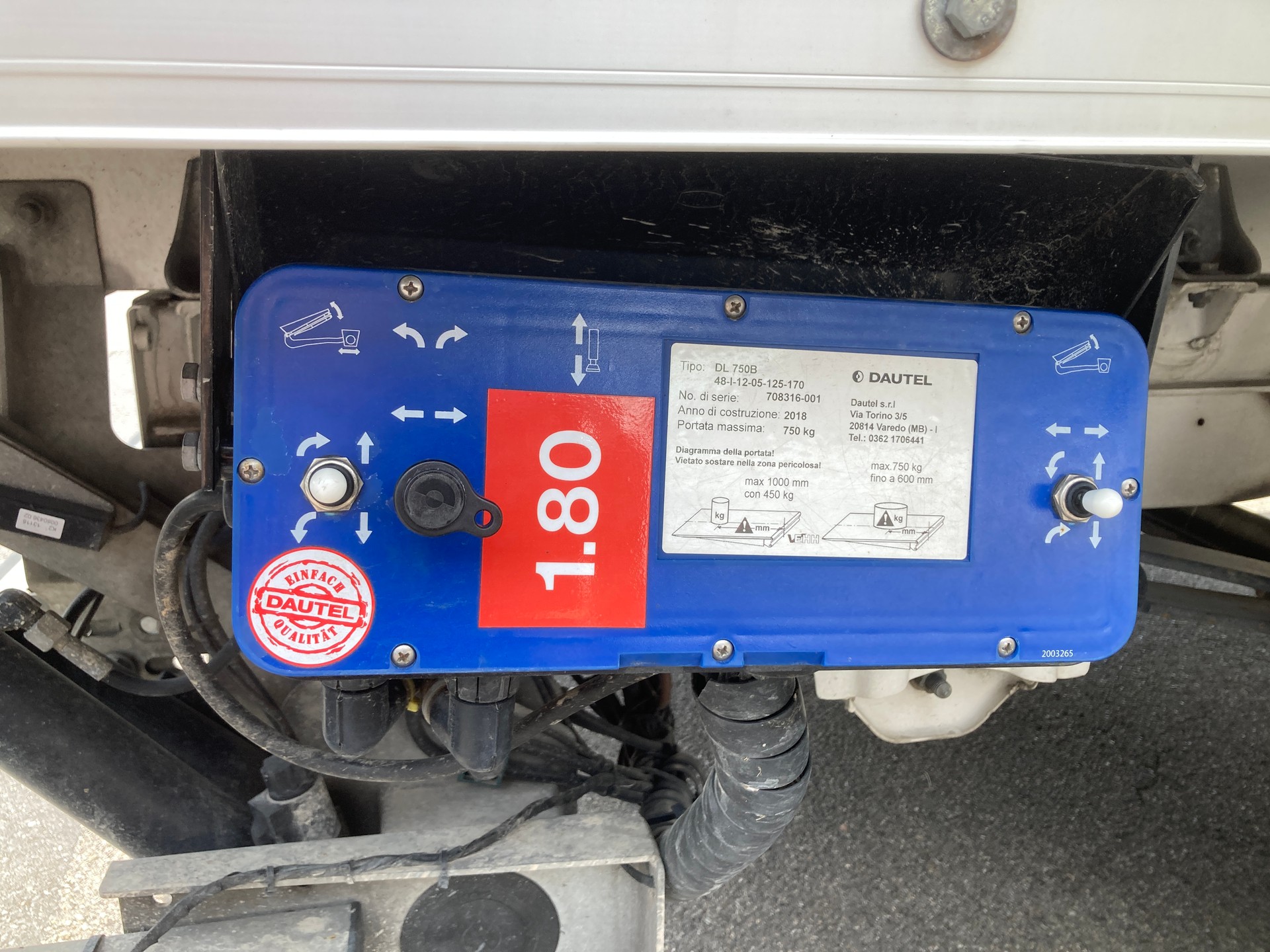 VW Crafter 35 2.0 TDI L4 mit Hebebühne-image-19