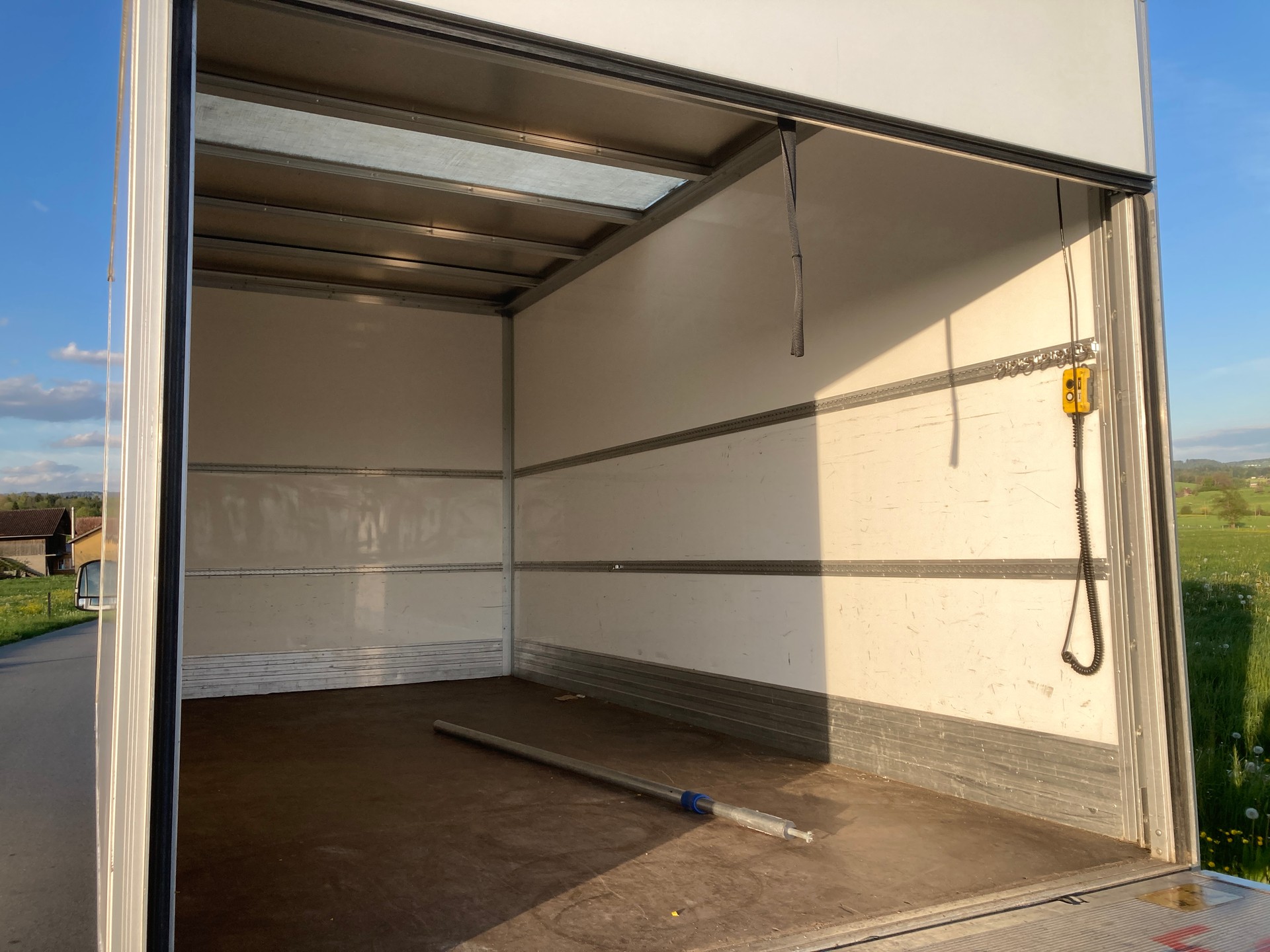 VW Crafter 35 2.0 TDI L4 mit Hebebühne-image-6